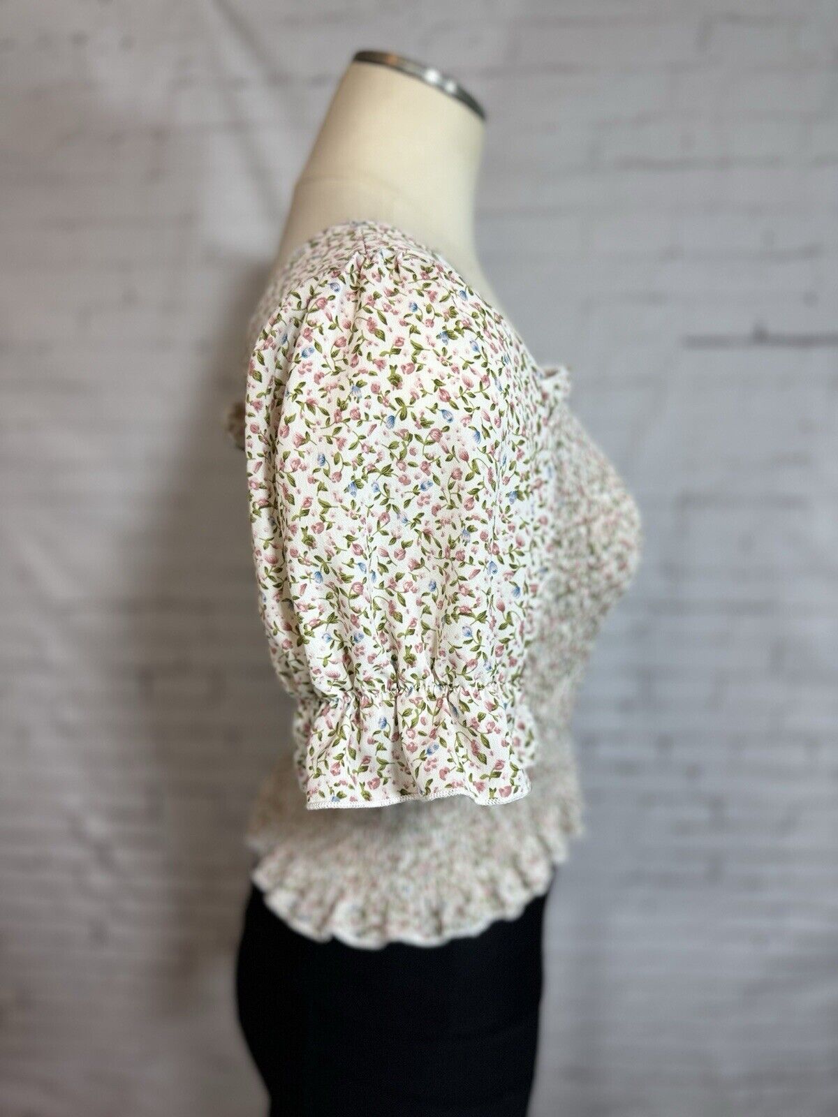 CUTE! Floral LRG Sheen Crop Top - WCLTH 001