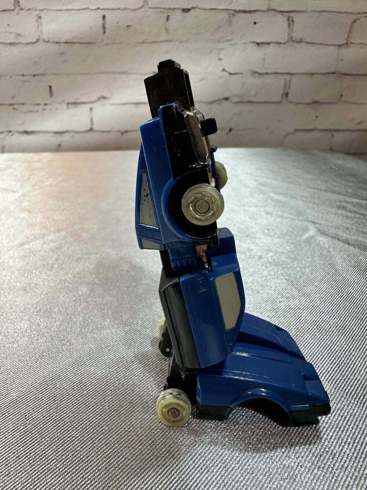 1984 Vintage Blue BANDAI Transformer NISSAN 280ZX Car Japan GoBots Action Figure