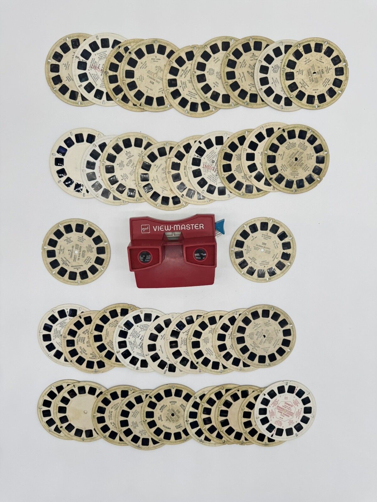 1950s Vintage GAF View-Master Red/White Viewer w/ 36 RARE Reels VTY FNF