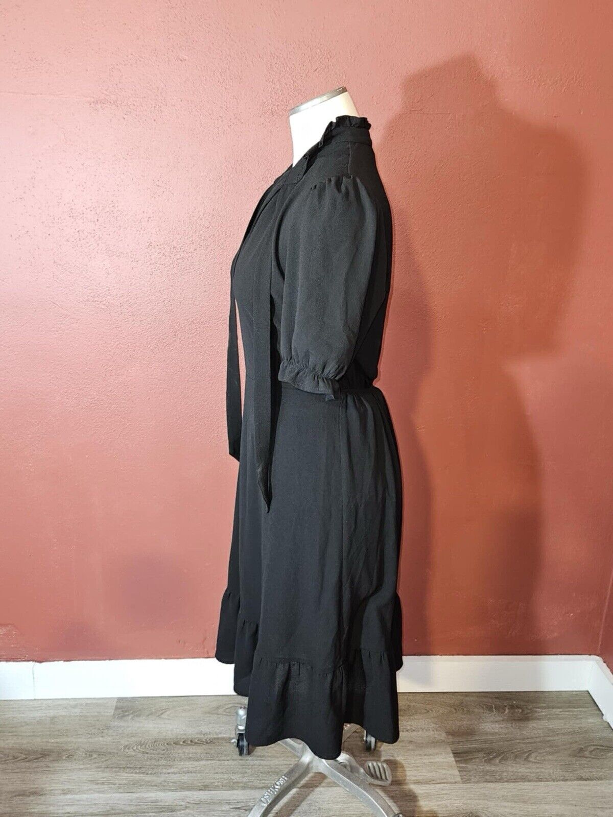 Woman’s Monteau Short Sleeve Black Dress Sz L