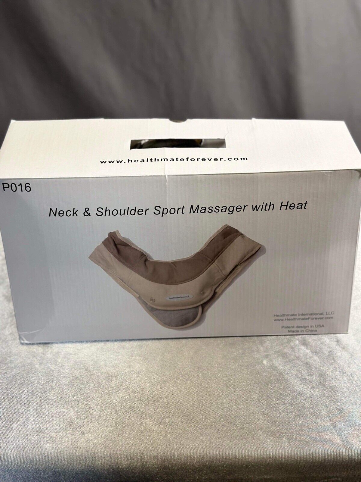 HealthmateForever Pain Relief Neck & Shoulder Sport Massager with Heat. NEW MISC