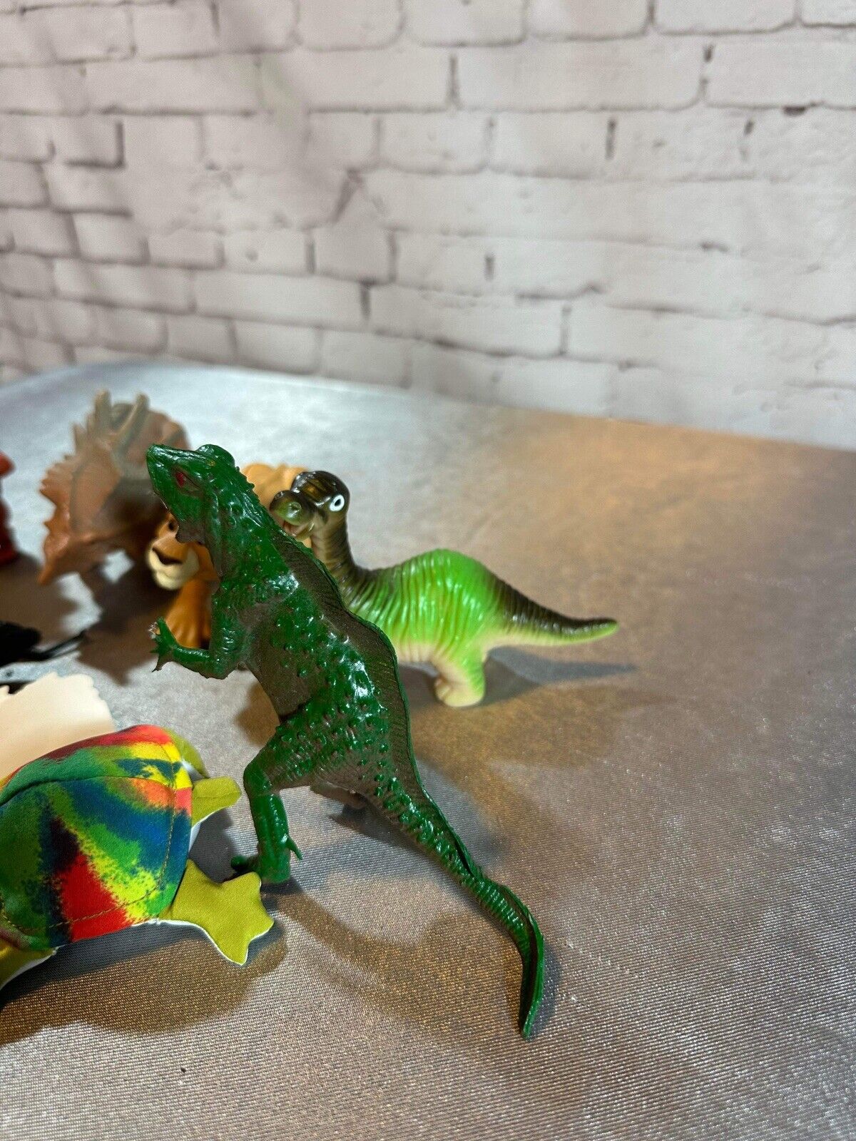 Lot Of Random Vintage Toy Animals, Dinosaurs, Bugs & Amphibians VTY