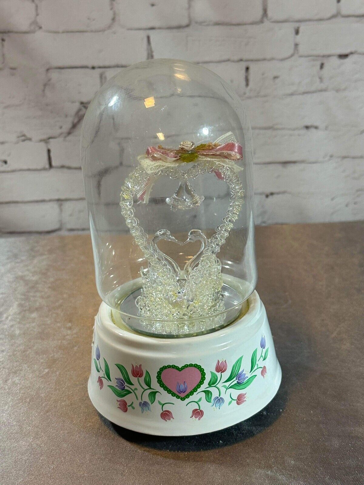 Glass Heart Wind-Up Music Box in a Clear Globe with Colored Lights VHD QCC
