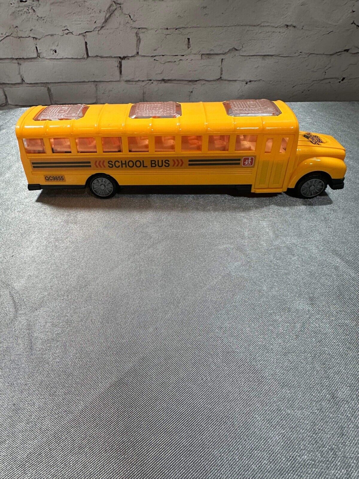 School Bus with Flashing LED Lights and Bus Sounds. Bump and Go Action VTY