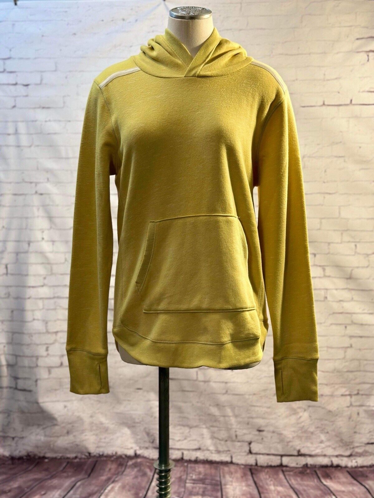 Tek Gear Yellow Pullover Tunic Sweatshirt Hoodie With Pockets Size Medium WCLTH