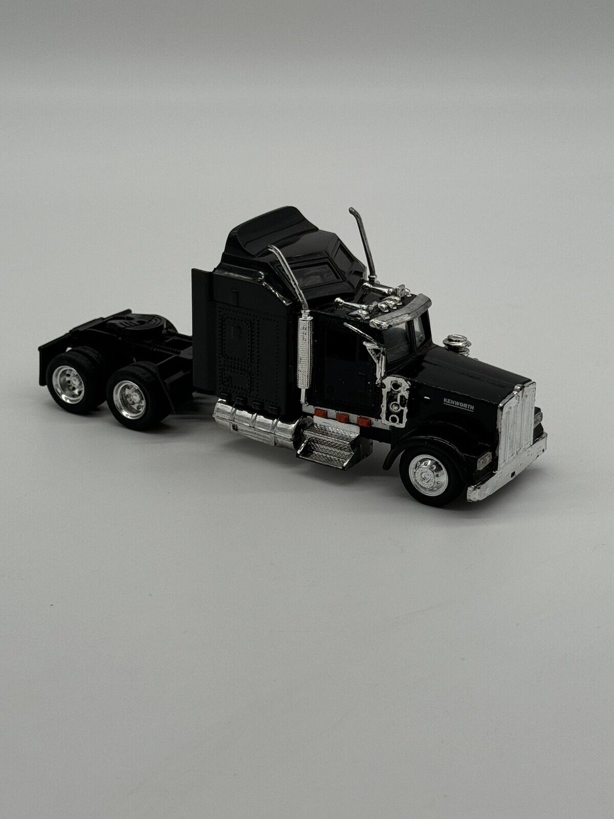 Vintage Kenworth Truck Semi Truck Black 1:32 Scale VTY