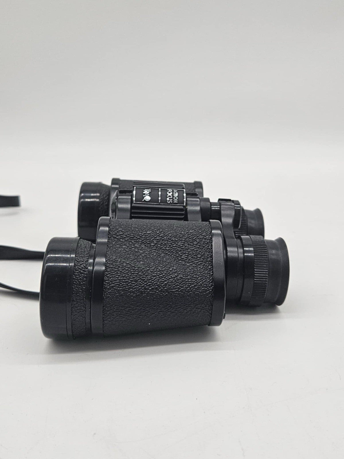 Vintage TRAQ Model 4000 Wide Angle Binoculars With Case