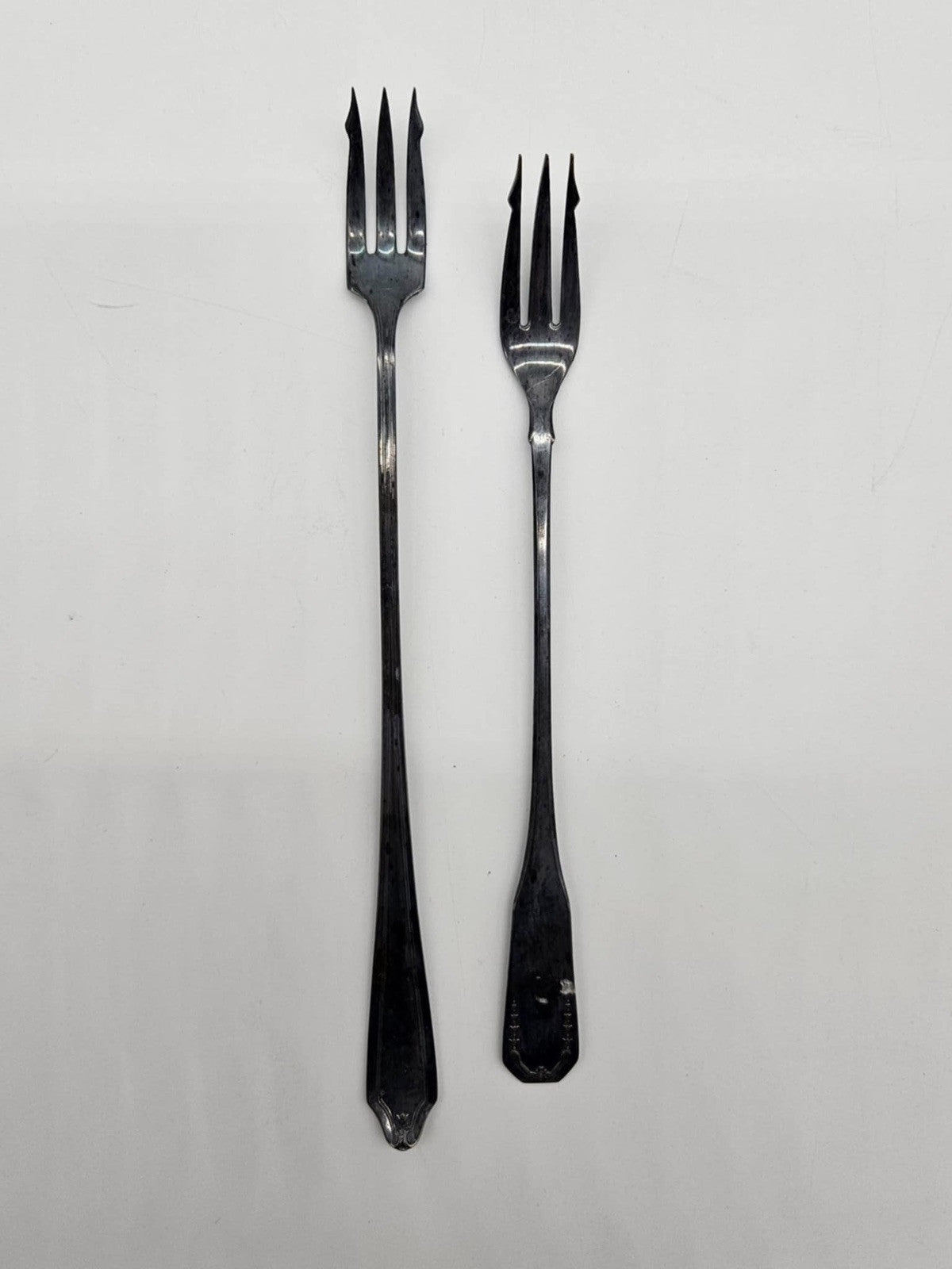 ANTIQUE ROCKFORD QUALITY SILVER PLATE QUARANTEED OYSTER FORKS