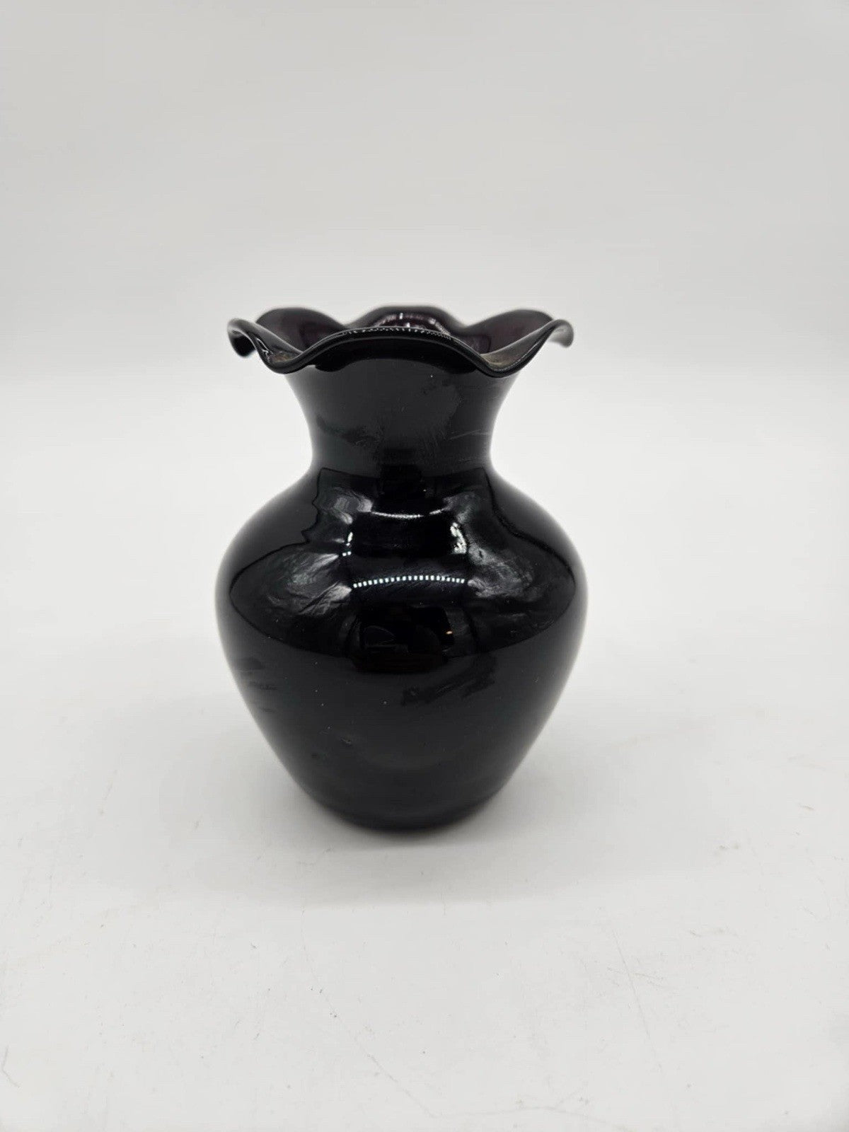 Black Amethyst Scalloped Edge Top Vase 4.5”