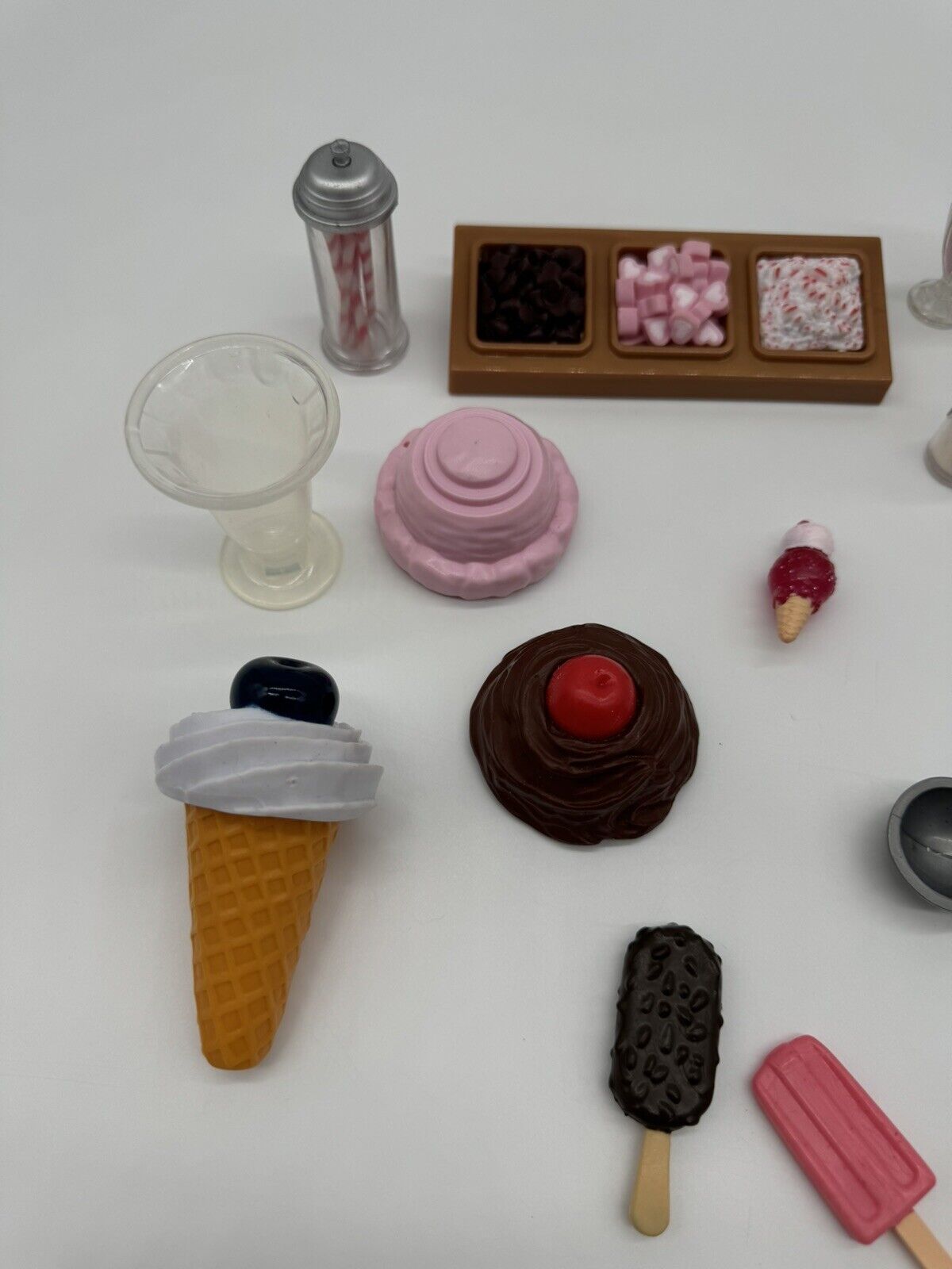 CUTE!! PLAY DOLL ICE CREAM TREATS ACCESSORY LOT