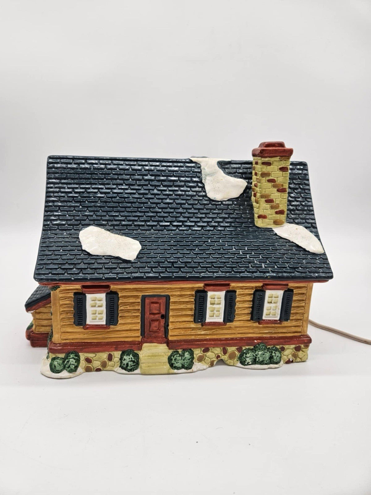 Santa’s Best SYA Thailand Lighted Christmas House