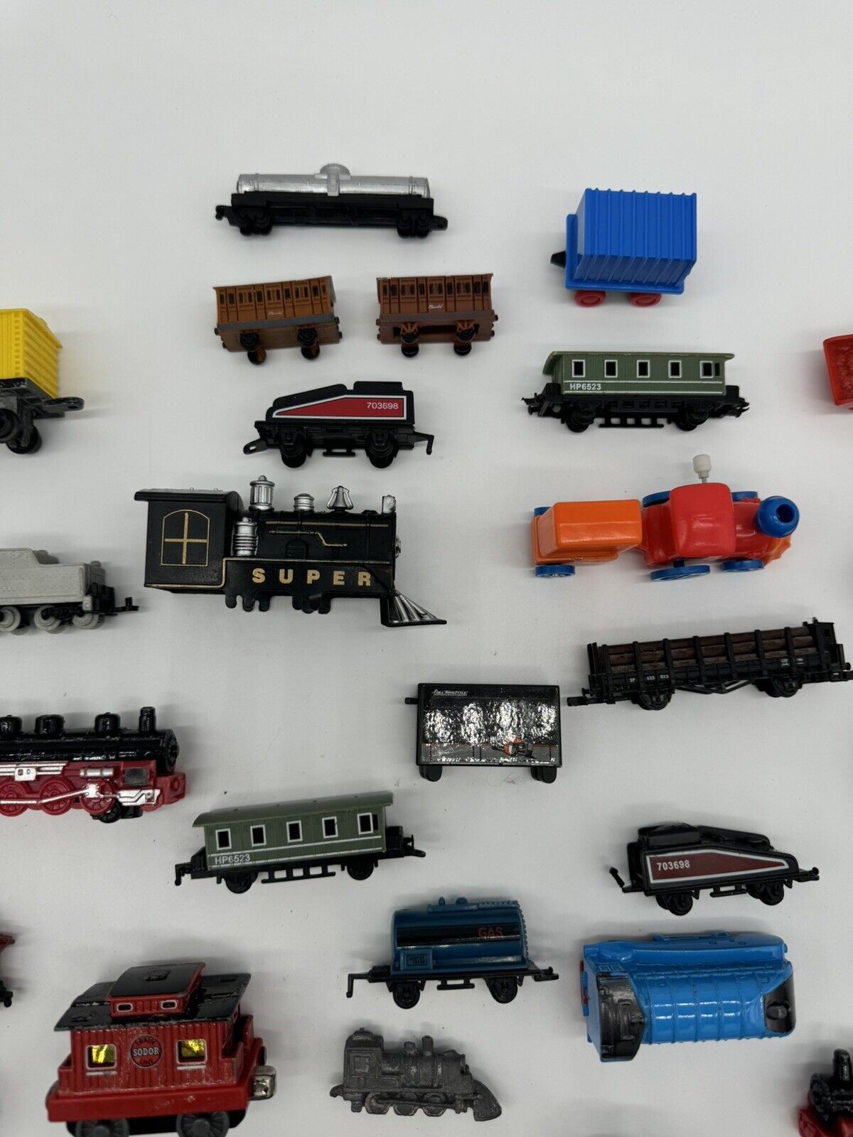 Huge Vintage Train Collectors Lot of 50+ Train Pieces