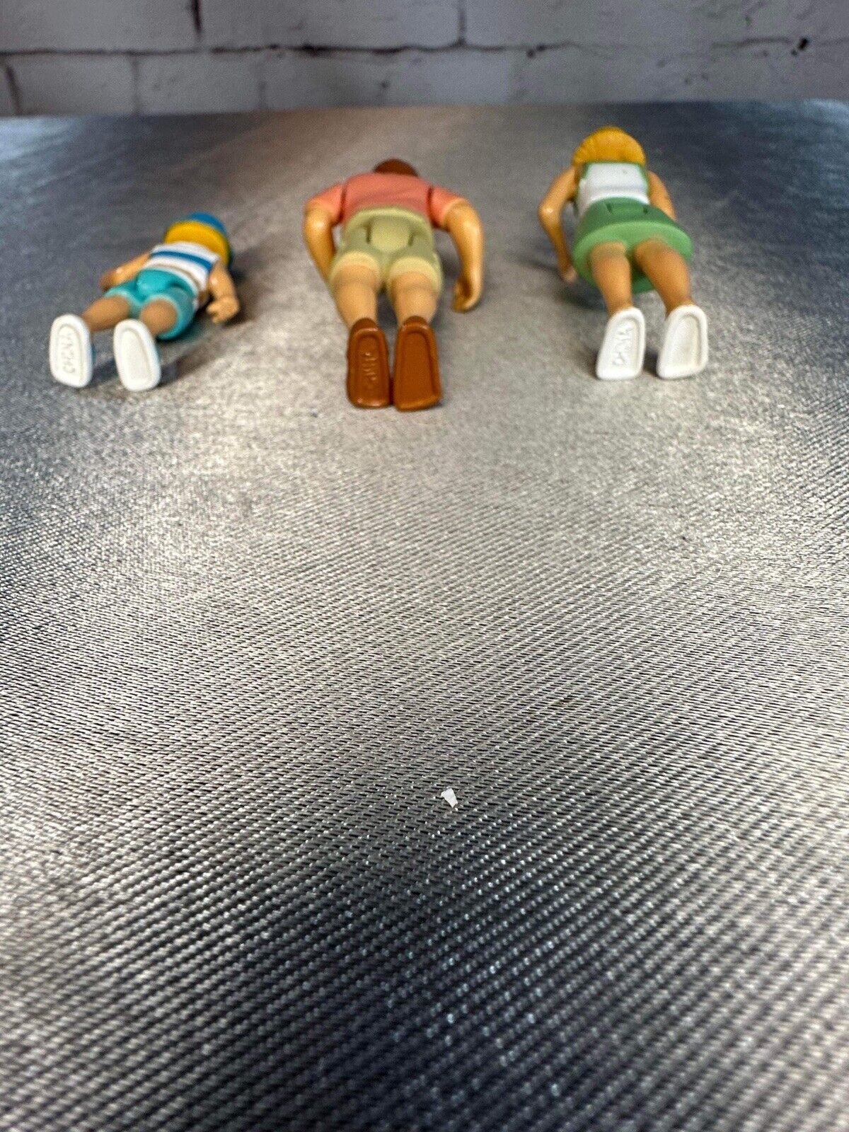 Vintage Fisher Price Loving Family Sweet Streets Beach House Action Figure Toys