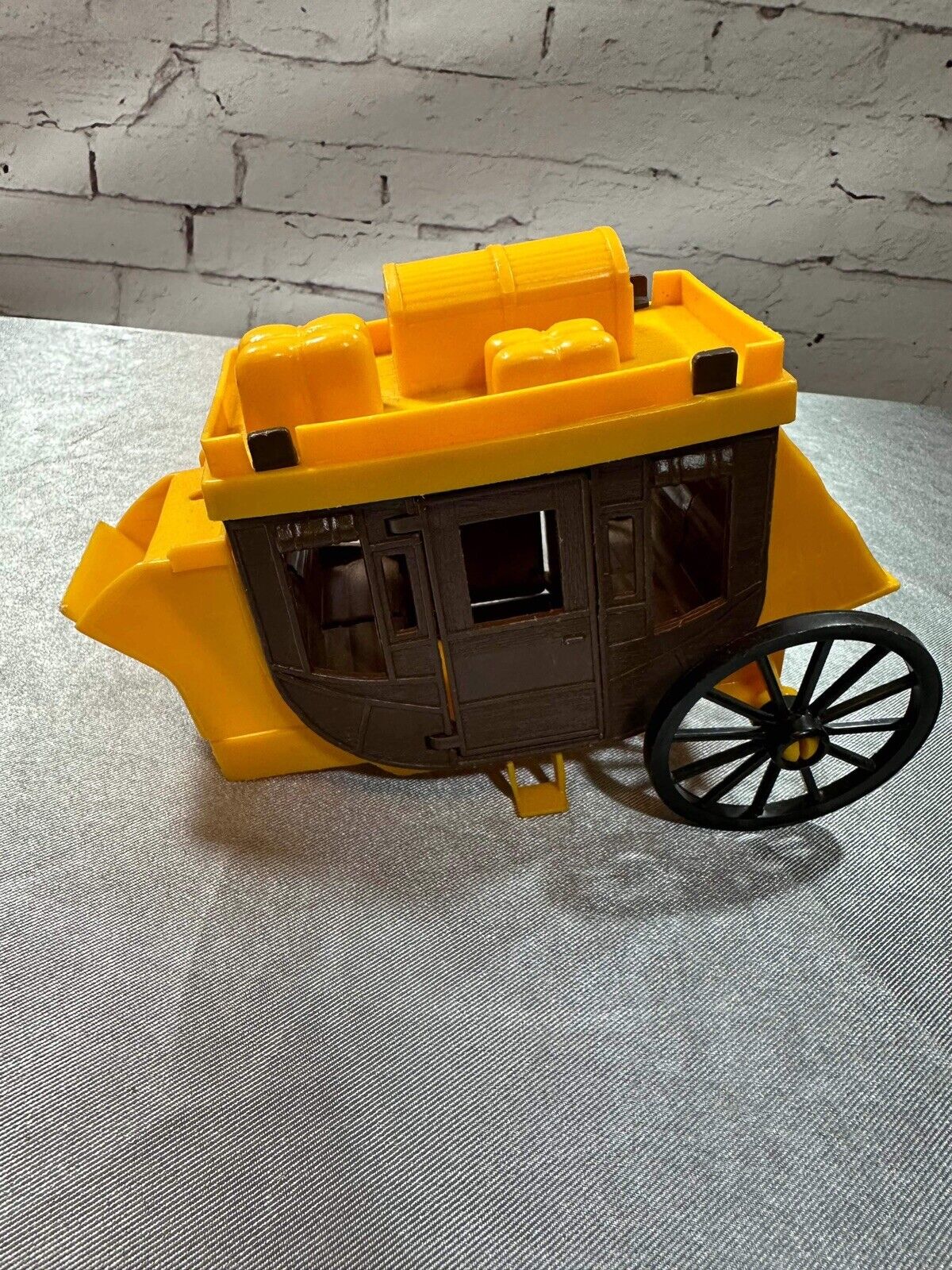 VINTAGE 1970S WELLSFARGO STAGECOACH FOR PARTS ONLY