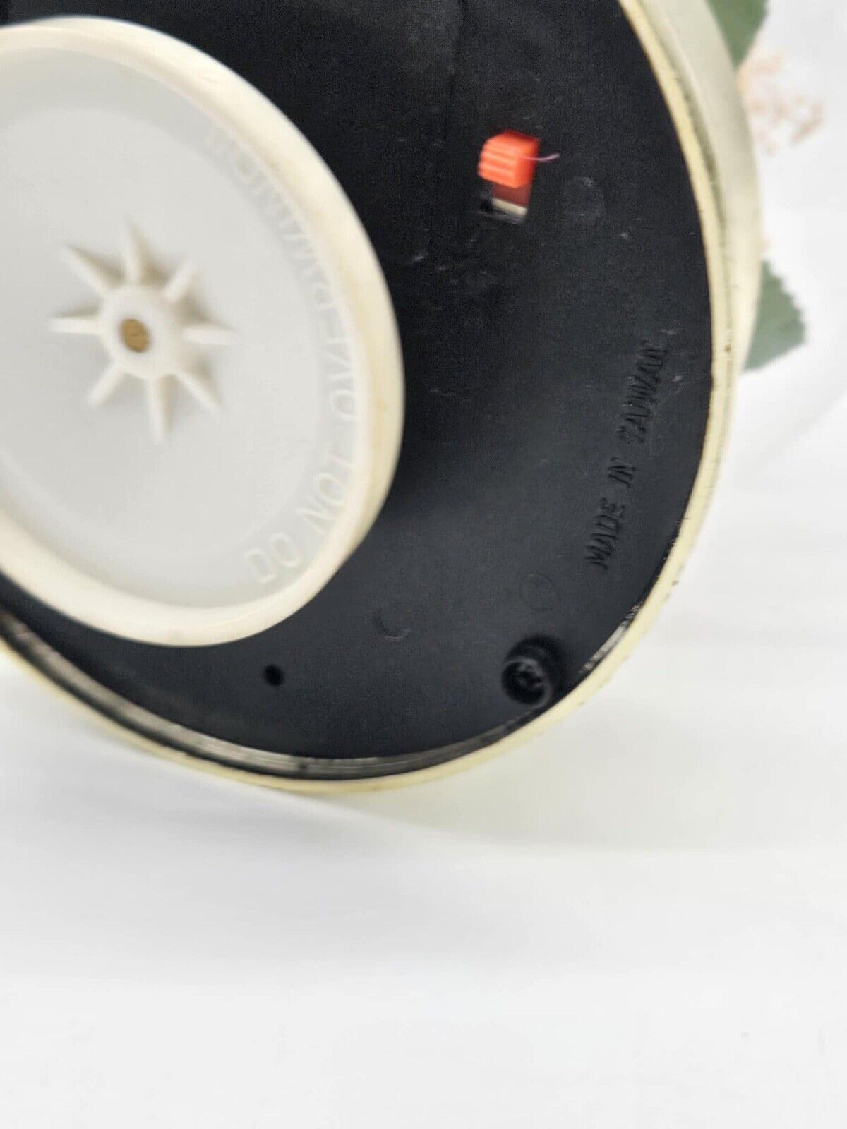 Vintage Gold Tone Glass Globe Spinning Neon Pink Rose Music Box Memory -Read