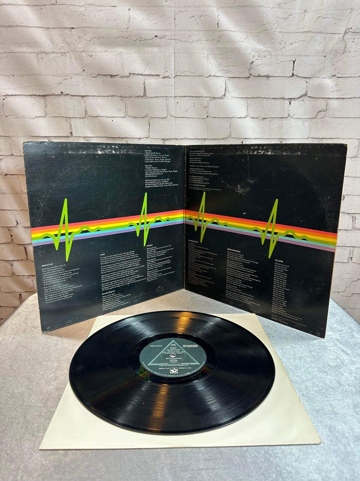 PINK FLOYD "Dark Side Of The Moon" Vinyl Album! Gatefold (SMAS-11163)-Harvest