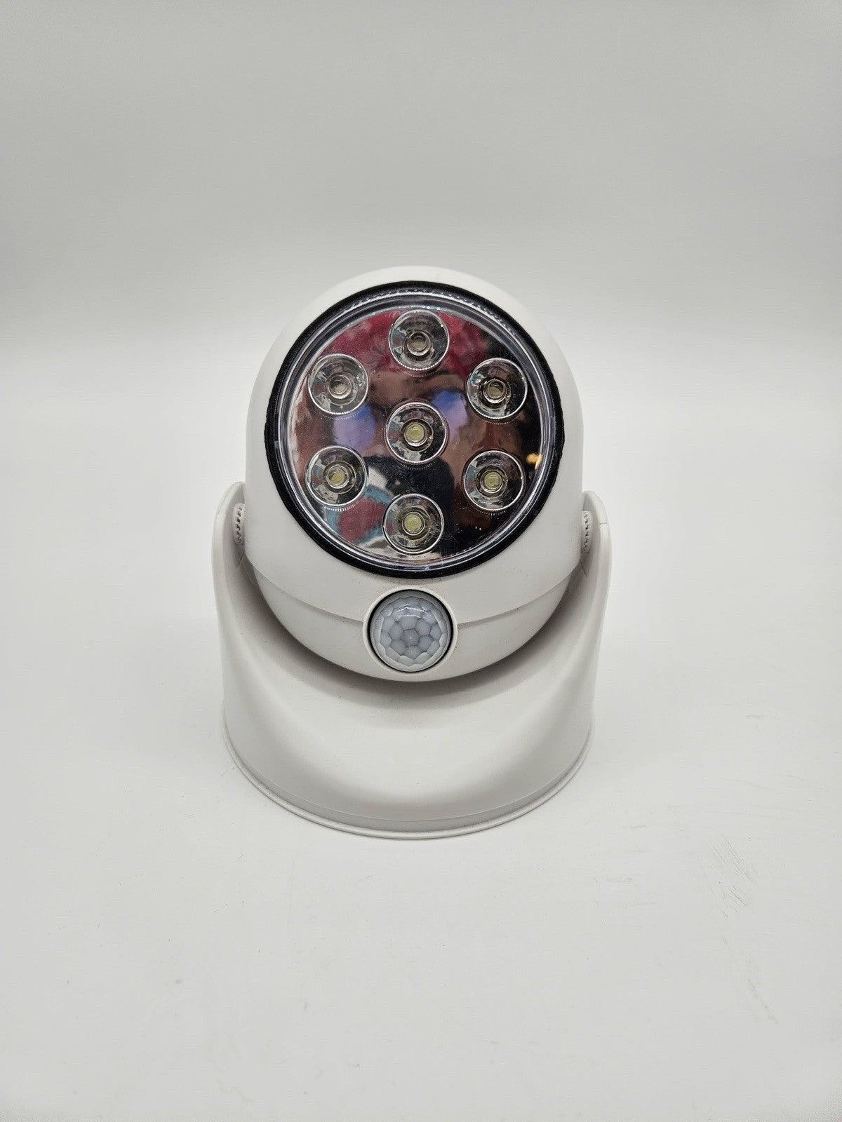 Motion Activated Cordless Light – Wireless LED for Closets, Halls & Stairs