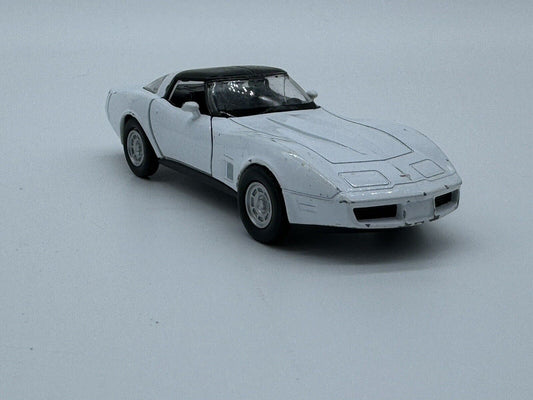 Welly 1982 Chevrolet Chevy Corvette Stingray Coupe White 1/38 Scale DieCast 006