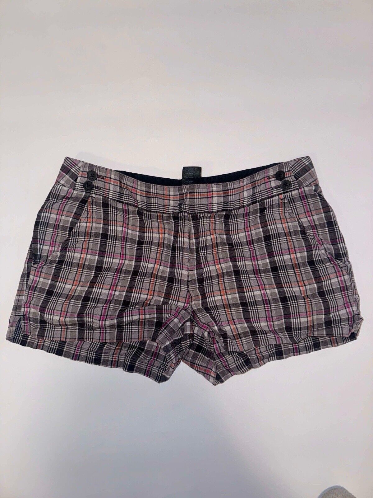 The North Face Women's 100% Nylon Pink Plaid Mid Rise Shorts Size 10 Reg.