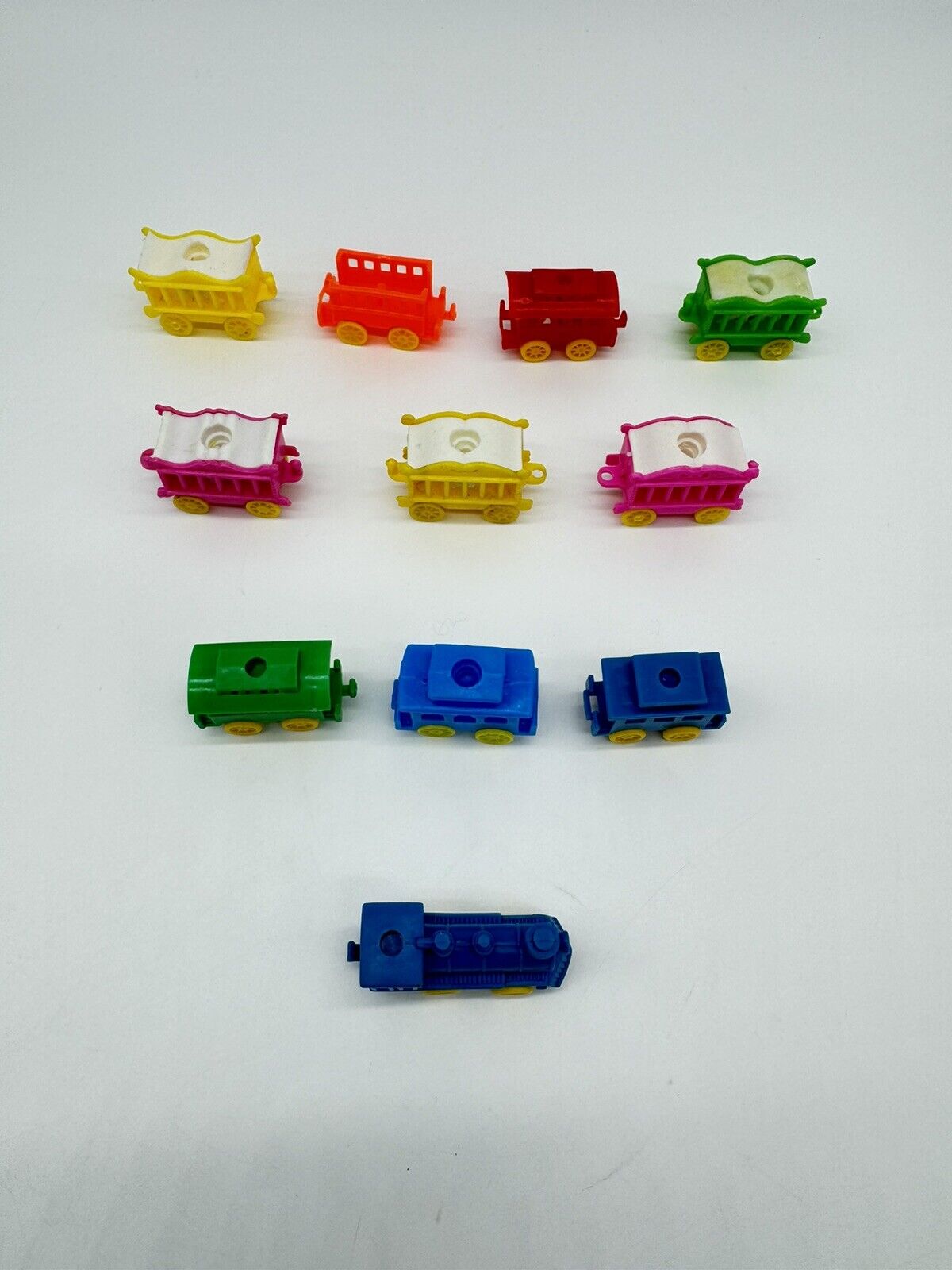 Vintage 6 pc Circus Train Birthday Candle Holder Made In Hong Kong W/ Animals