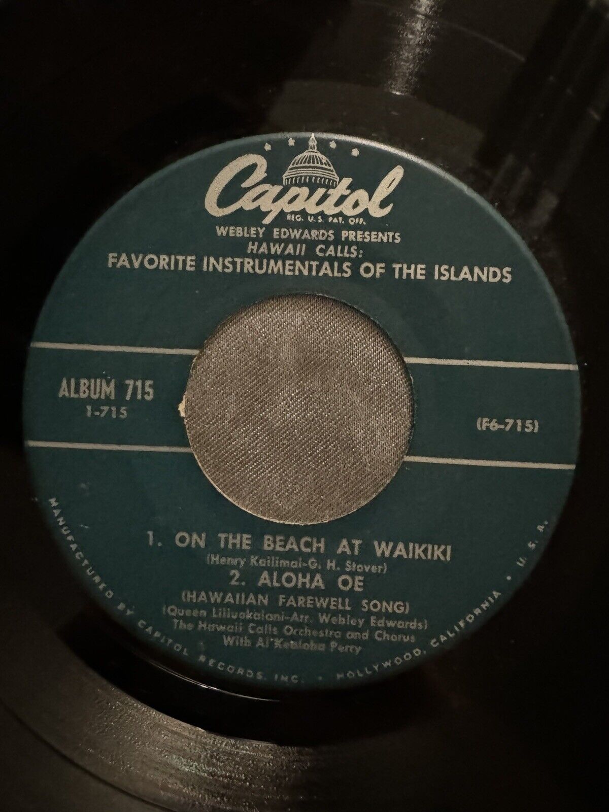 Vintage 1957 Hawaii Calls: Favorite Instrumentals of the Islands Vinyl 7” 45