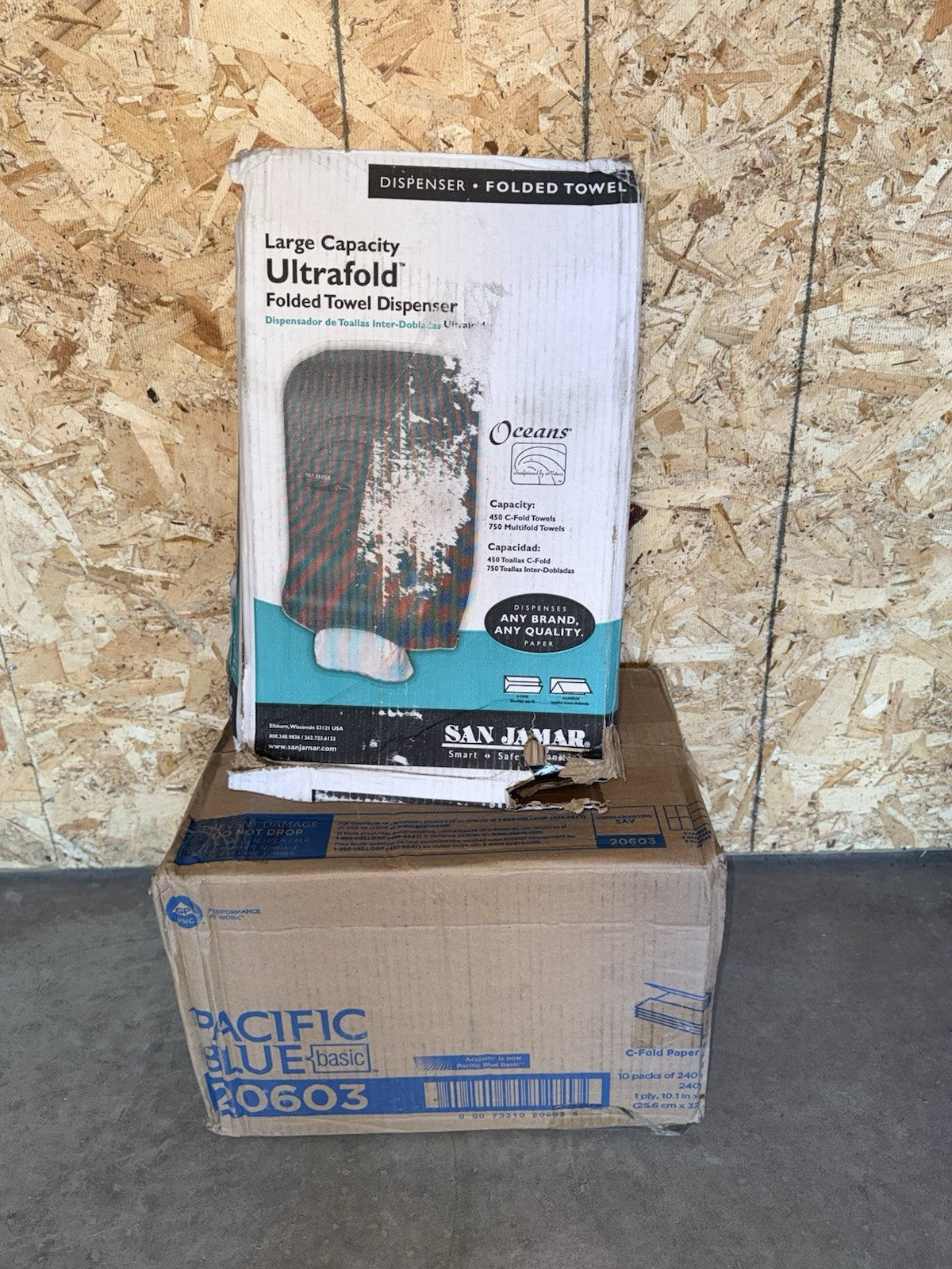 San Jamar Oceans Large Capacity Ultrafold Folded towel dispenser W/ PAPER TOWELS