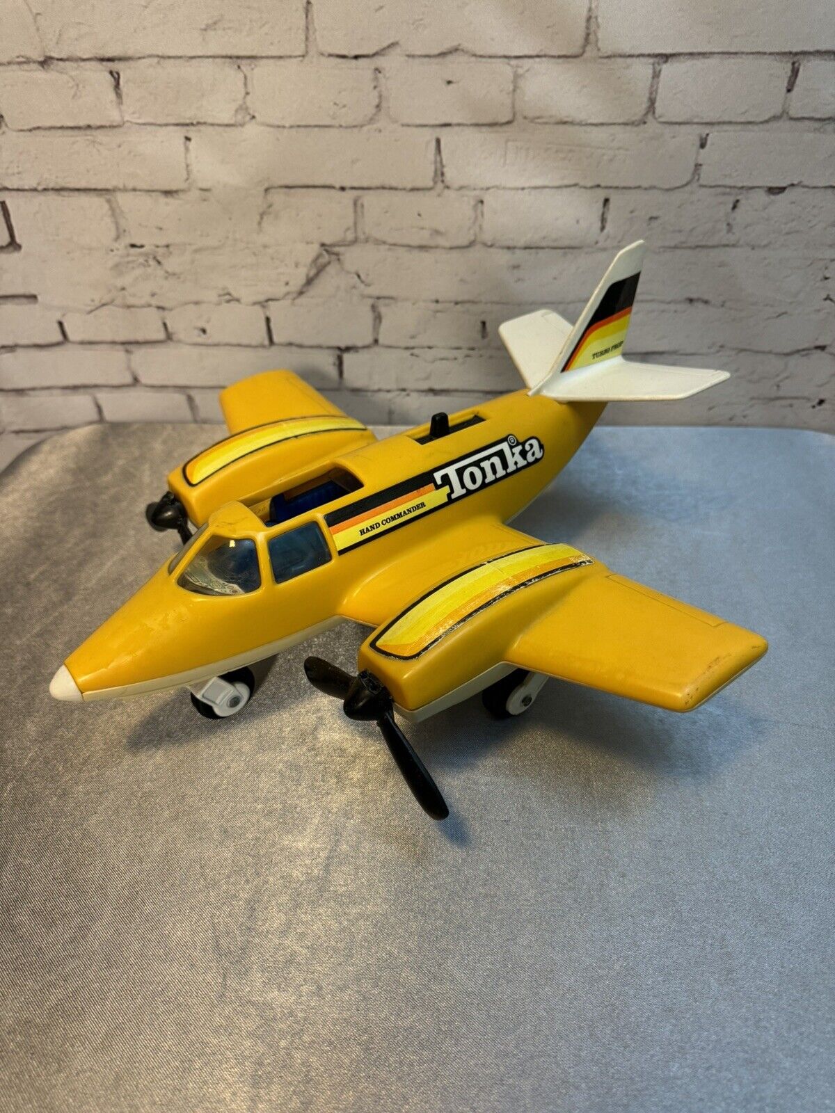 S-478 VINTAGE 1979 TONKA HAND COMMANDER TURBO PROP AIRPLANE /PLASTIC