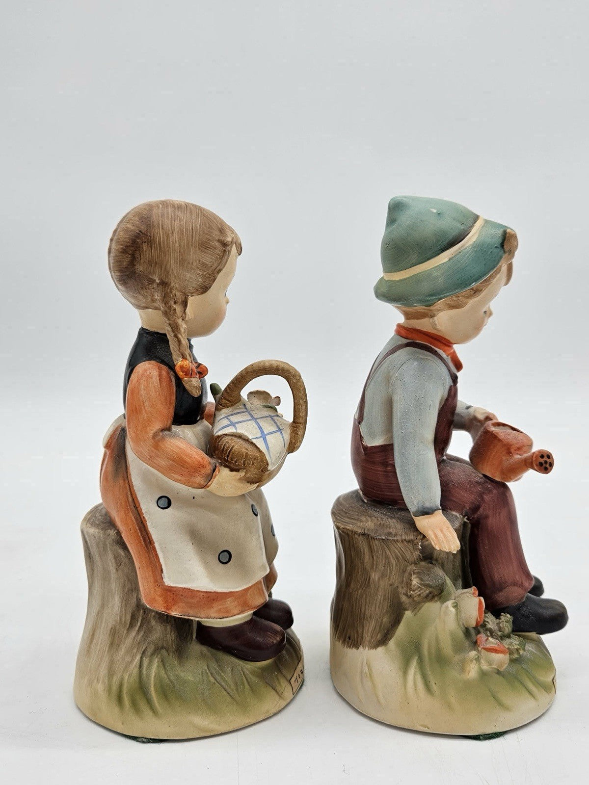 Set of 2 vintage Erich Stauffer figurines Young Folks ceramic #8515. HC