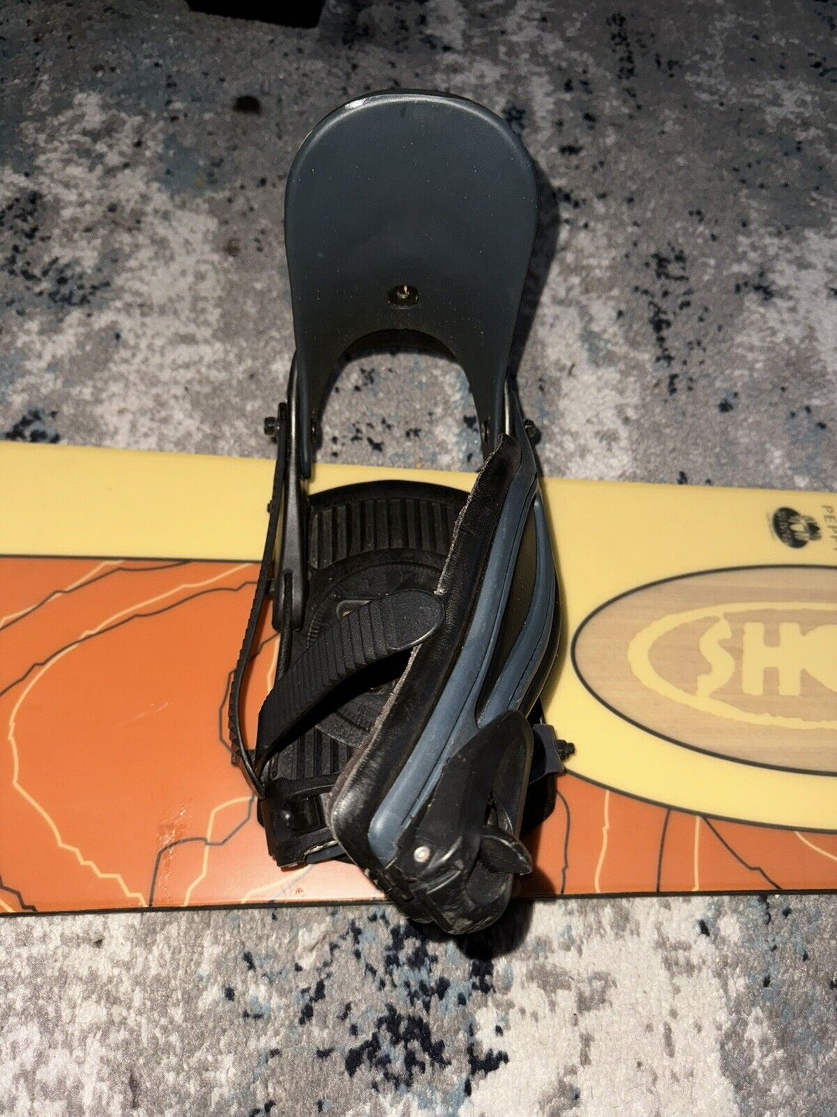 SPORTSDRP PEPPY SNOWBOARD SIZE 151 CM WITH LARGE BINDINGS