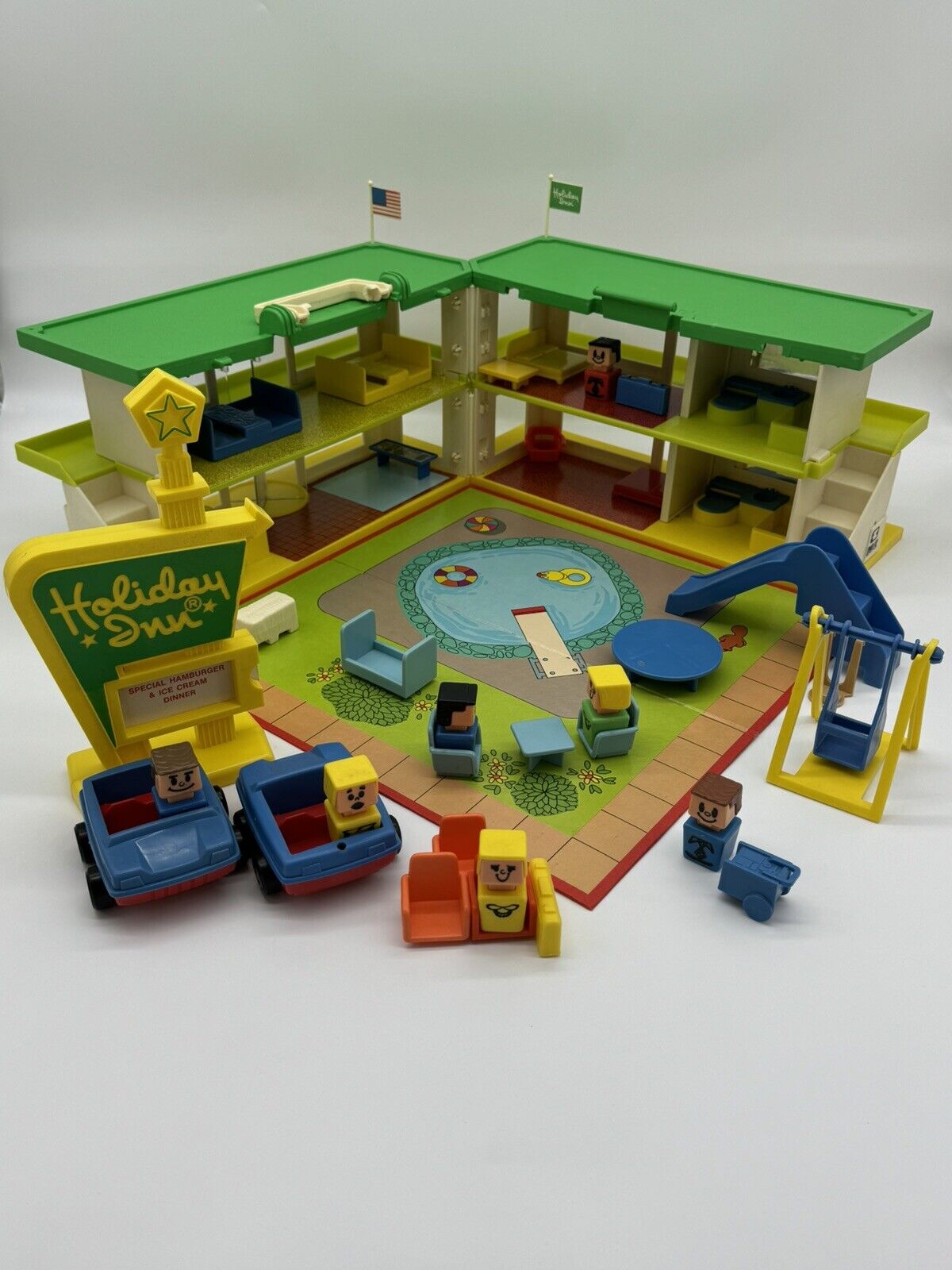 Vintage Playskool Holiday Inn Familiar Places Activity Toy Set 480 W/ BOX
