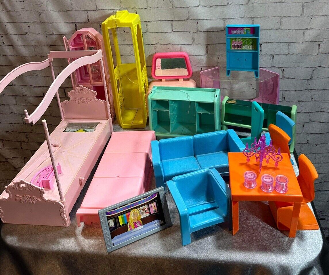 Vintage Huge Lot Barbie 1970s Kitchen, Bedroom, Living room, Salon, & Extras