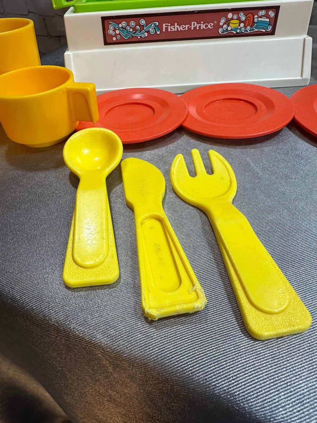 Vintage Fisher Price Fun With Food Magic Burner Stove & Sink Set