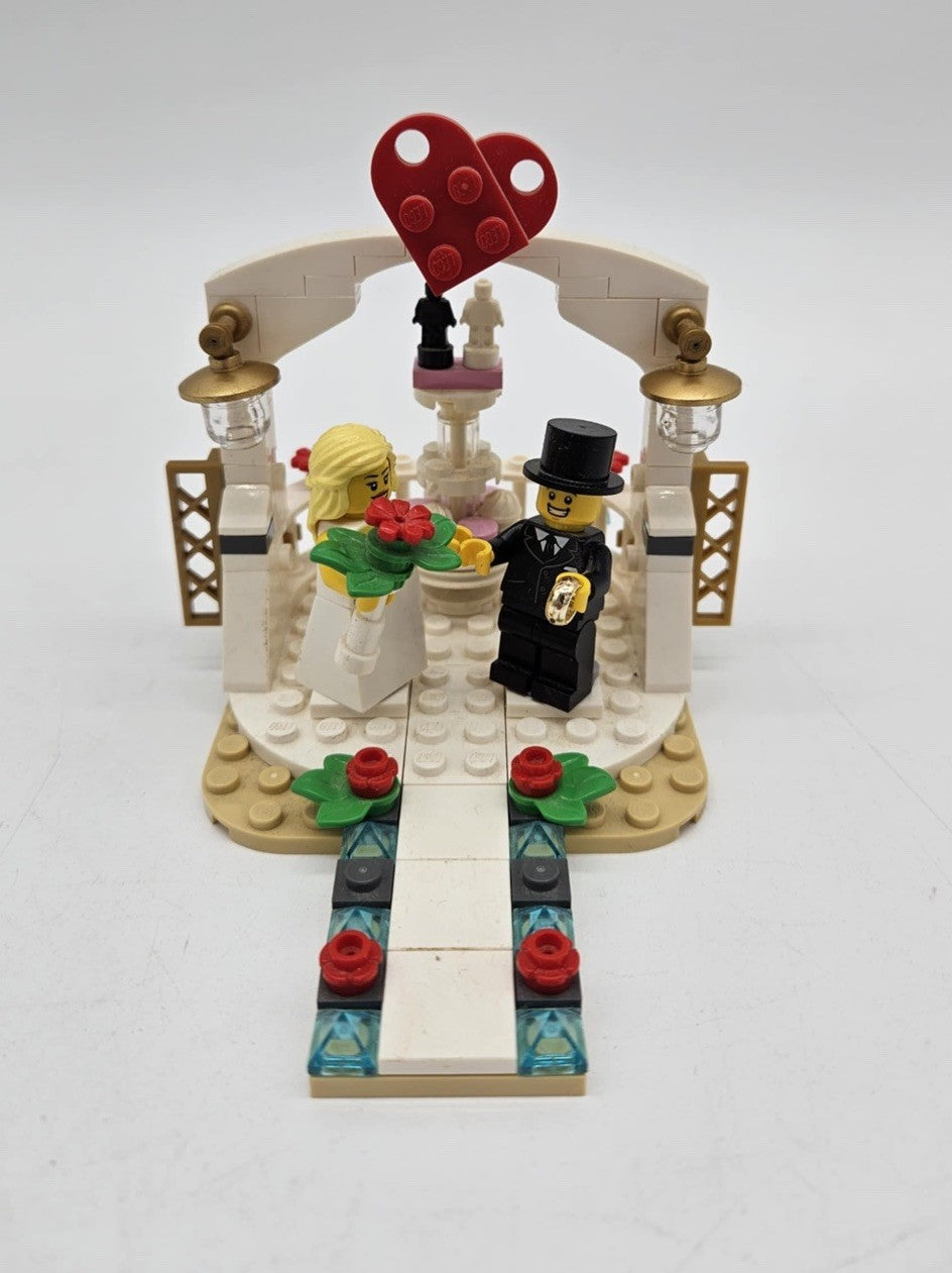 LEGO Wedding Cake Topper Set 40197 2018