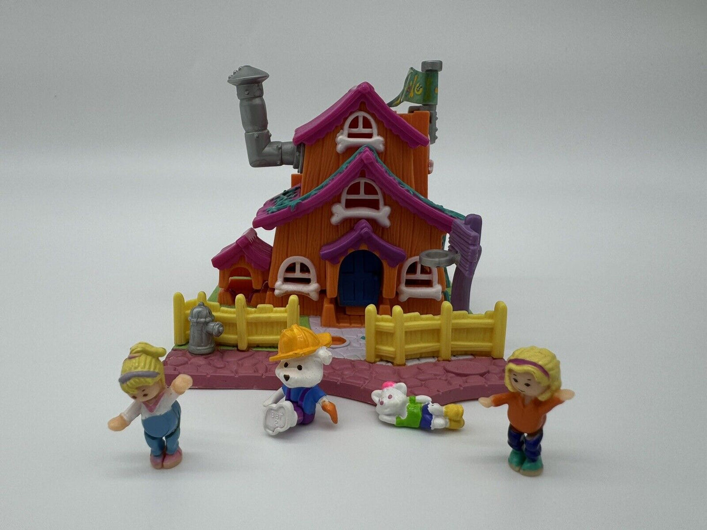 Polly Pocket 1994 Bluebird Animal Wonderland Dog House Playset COMPLETE