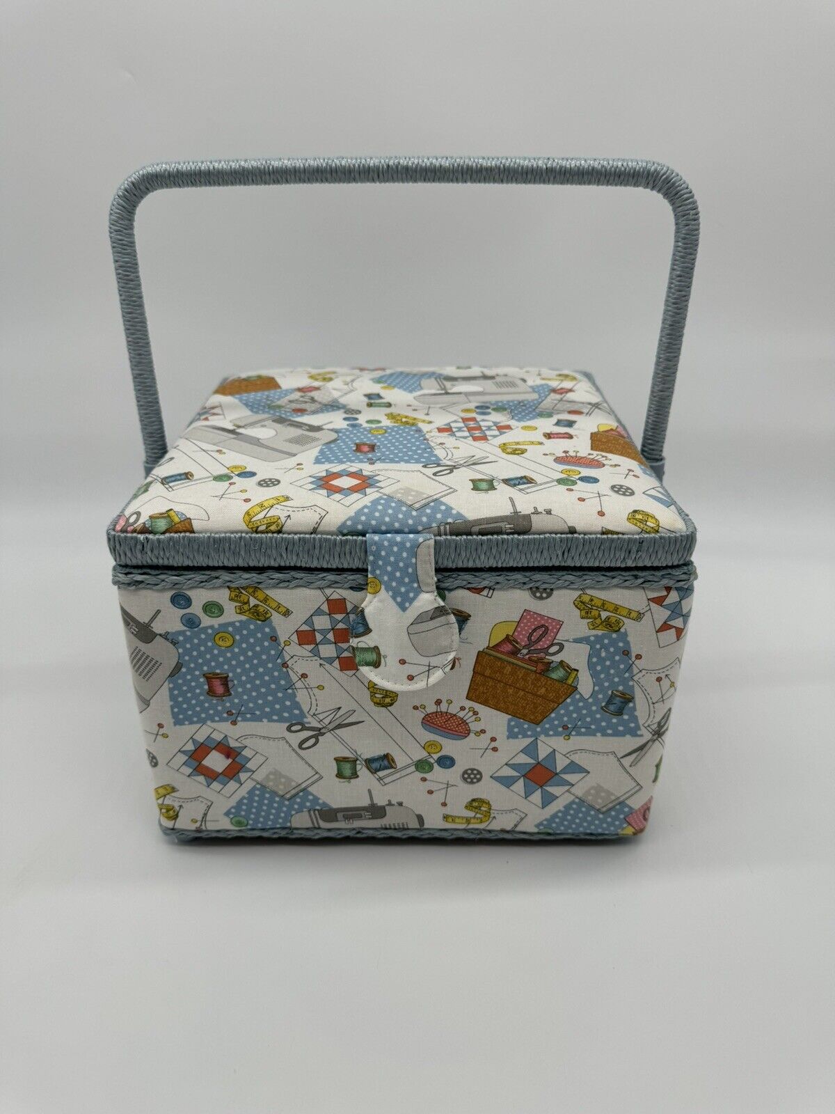 CUTE Vintage Portable Sewing Box