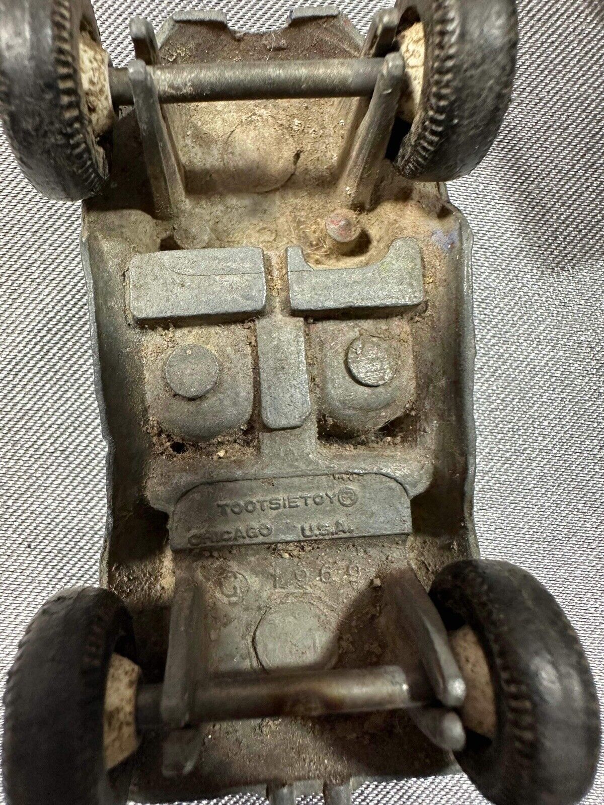 Lot of 5 Very Old Vintage Tootsie Toy Cars