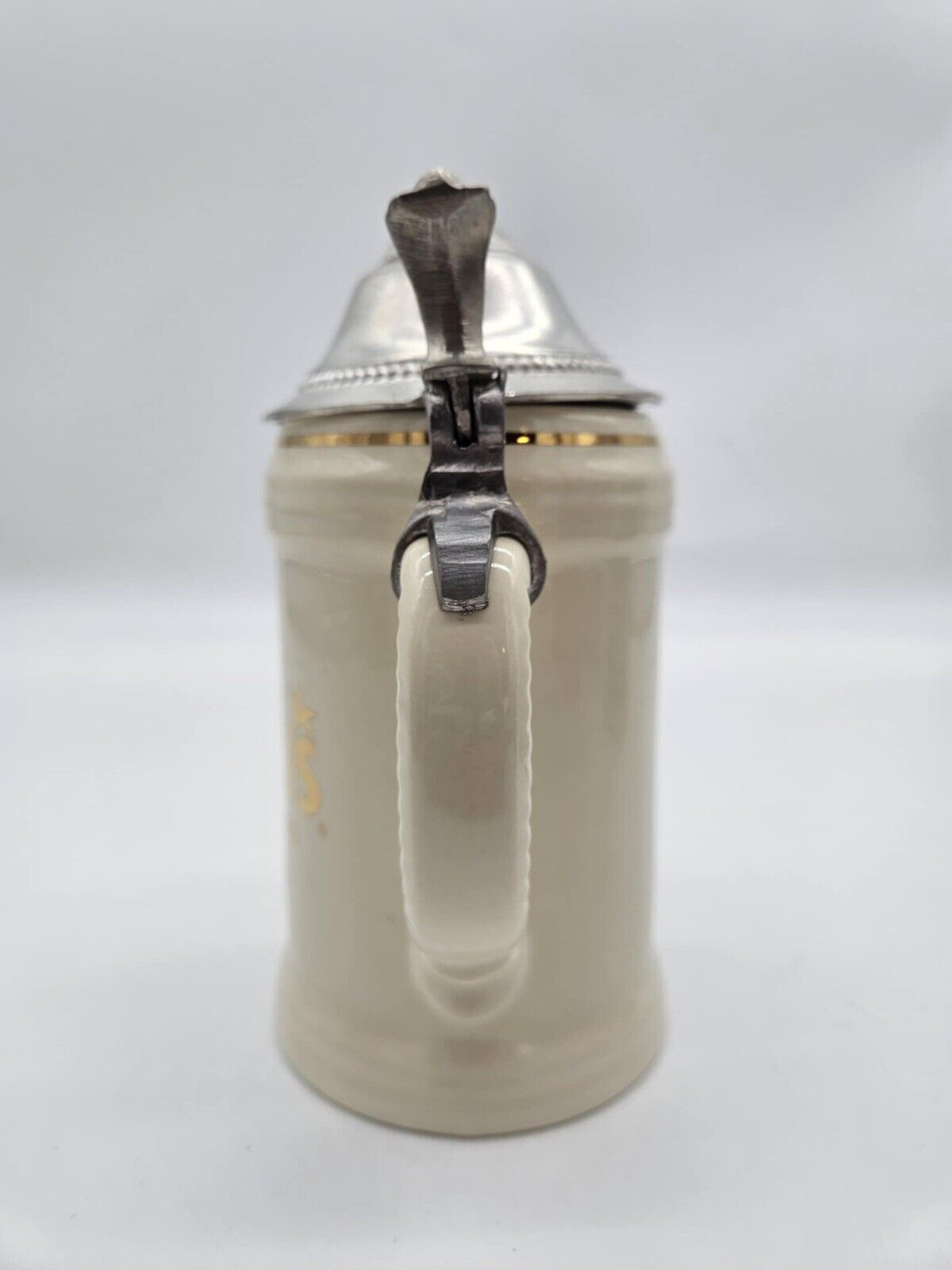 Vintage Harrah's east CHICAGO CASINO Pint Stein Cup W/ Pewter Lid