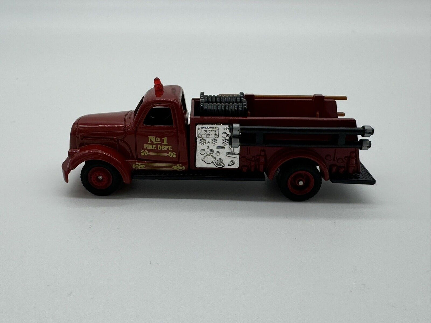 Readers Digest 1999 HIGH SPEED 1954 AHRENS- FOX FIRE TRUCK Diecast 3.75" Long