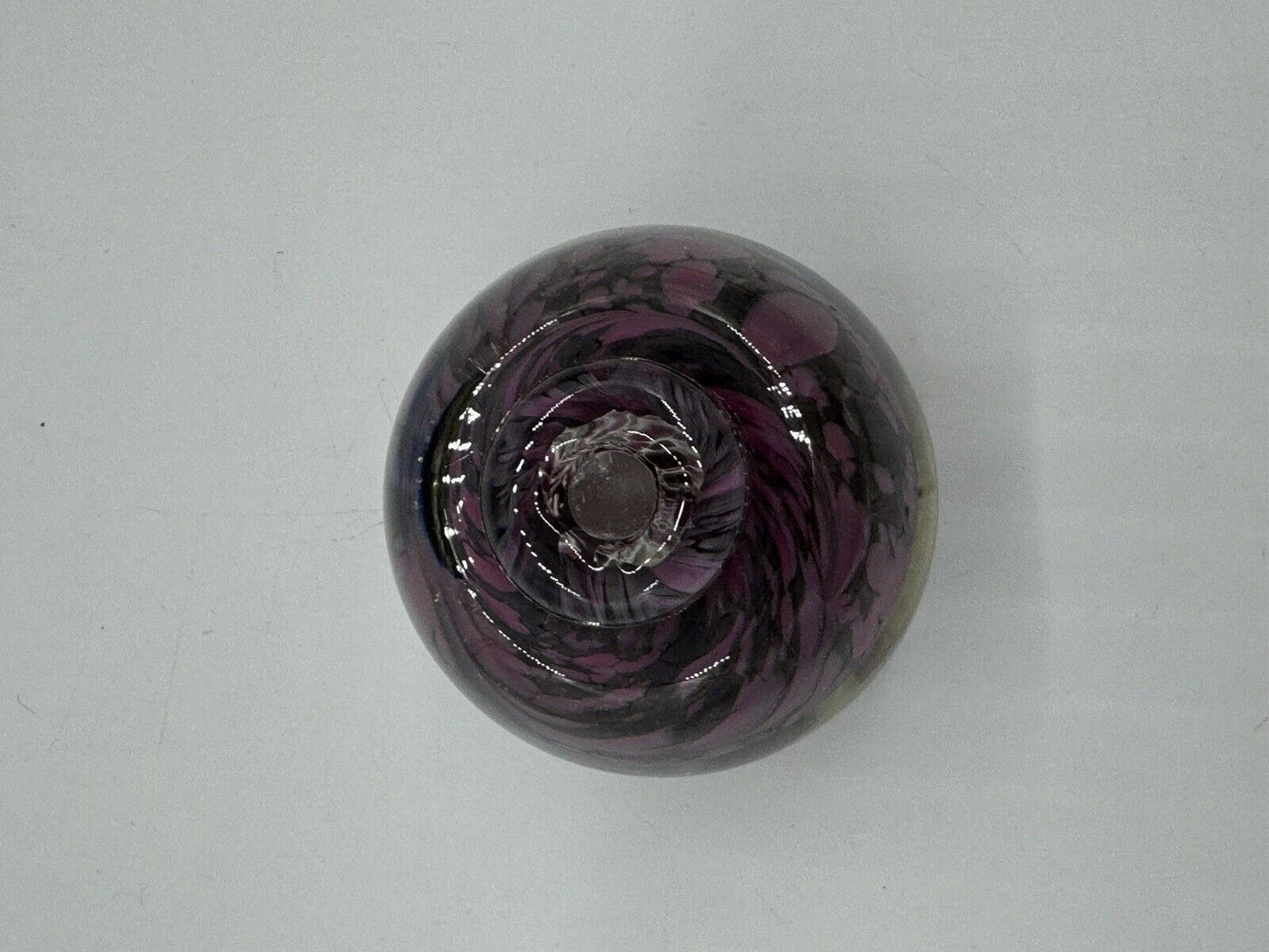 ARTIST SIGNED VINTAGE ART GLASS PAPER WEIGHT/BUD VASE