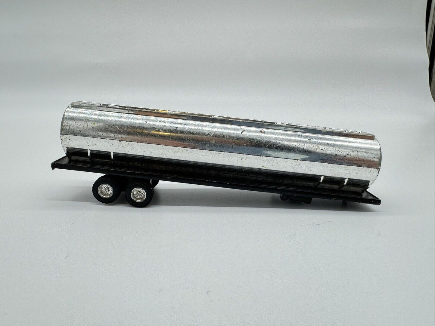 Vintage Ertl Tanker Trailer 1268000 Diecast