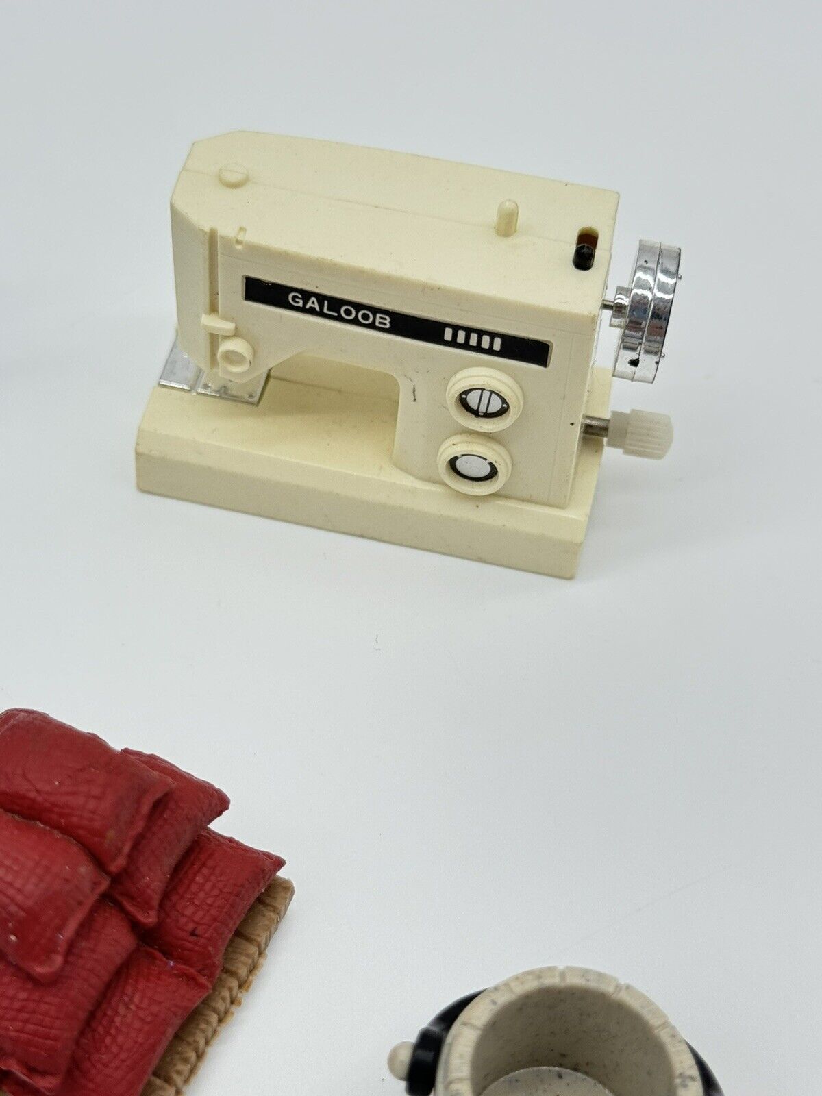 Vintage Dollhouse Miniature Random Tiny Trinkets Lot Of 14 Pieces