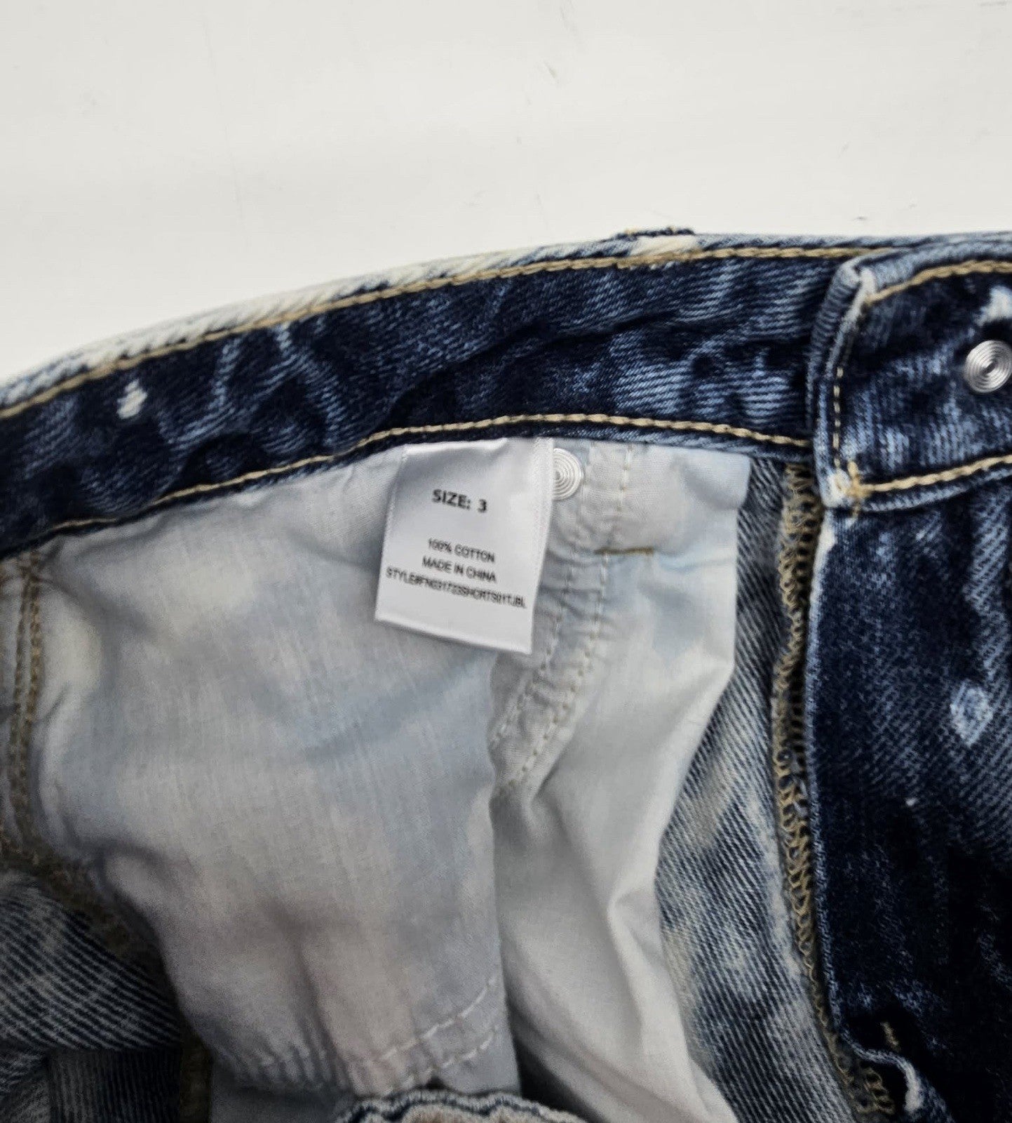 Fashion Nova Acid Wash Distressed Denim Shorts Women’s Sz 3