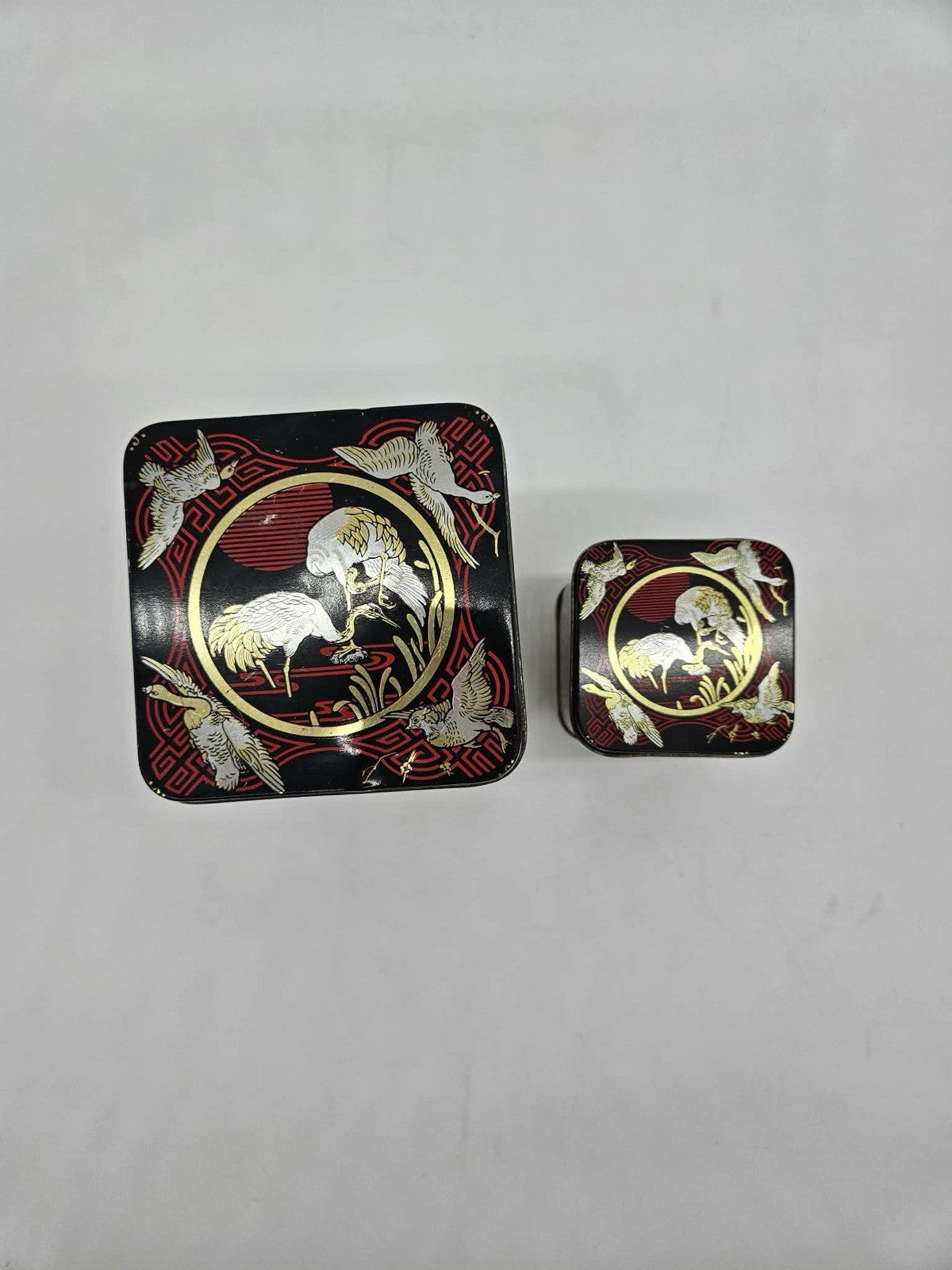 Vintage Set of Nesting Tea Tins Oriental Made In Hong Kong 5.5" & 4.5"