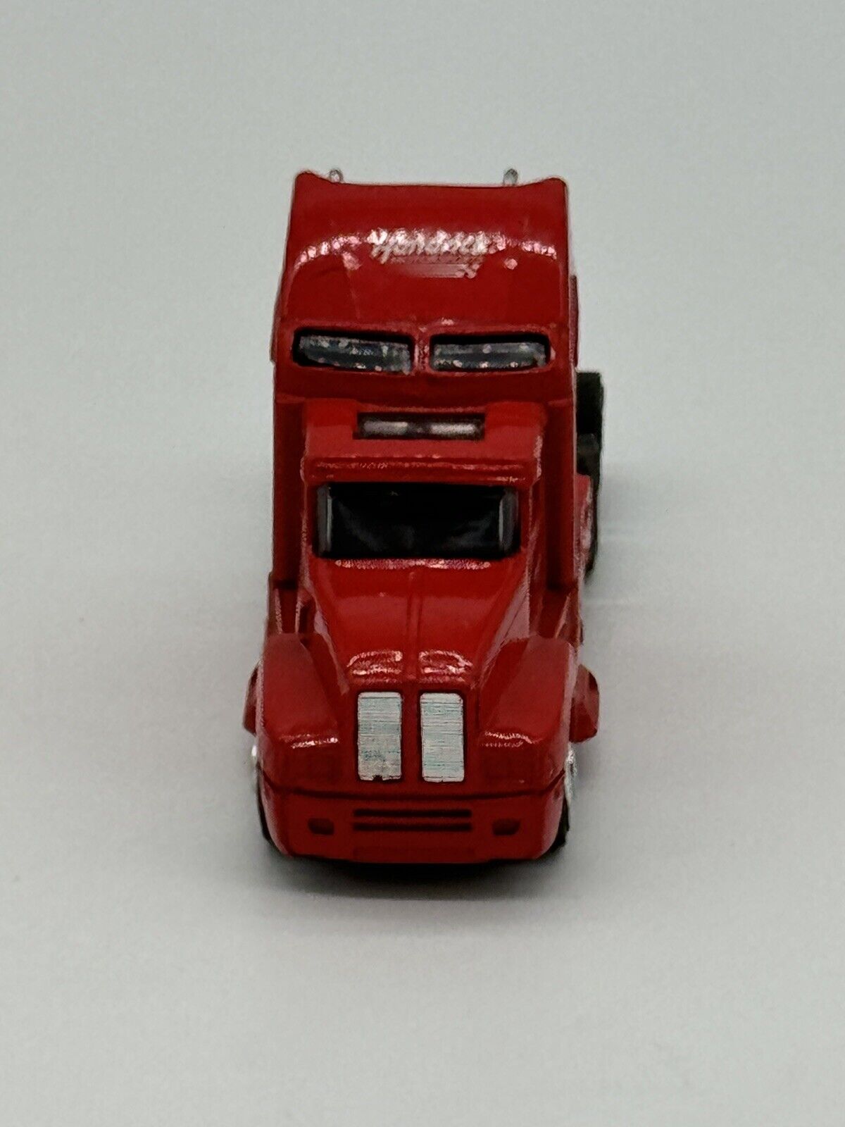 RUGGED YET SLEEK HENDRICKS MOTORSPORTS SEMI CAB 1:64 SCALE RACING CHAMPIONS