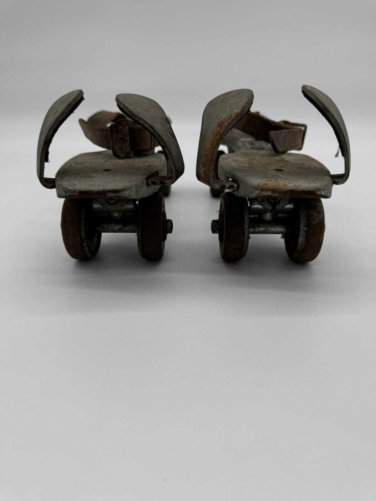 Globe JET SET ball bearing ROLLER SKATES No. 60 Youth ~ Vintage ~ Made In USA