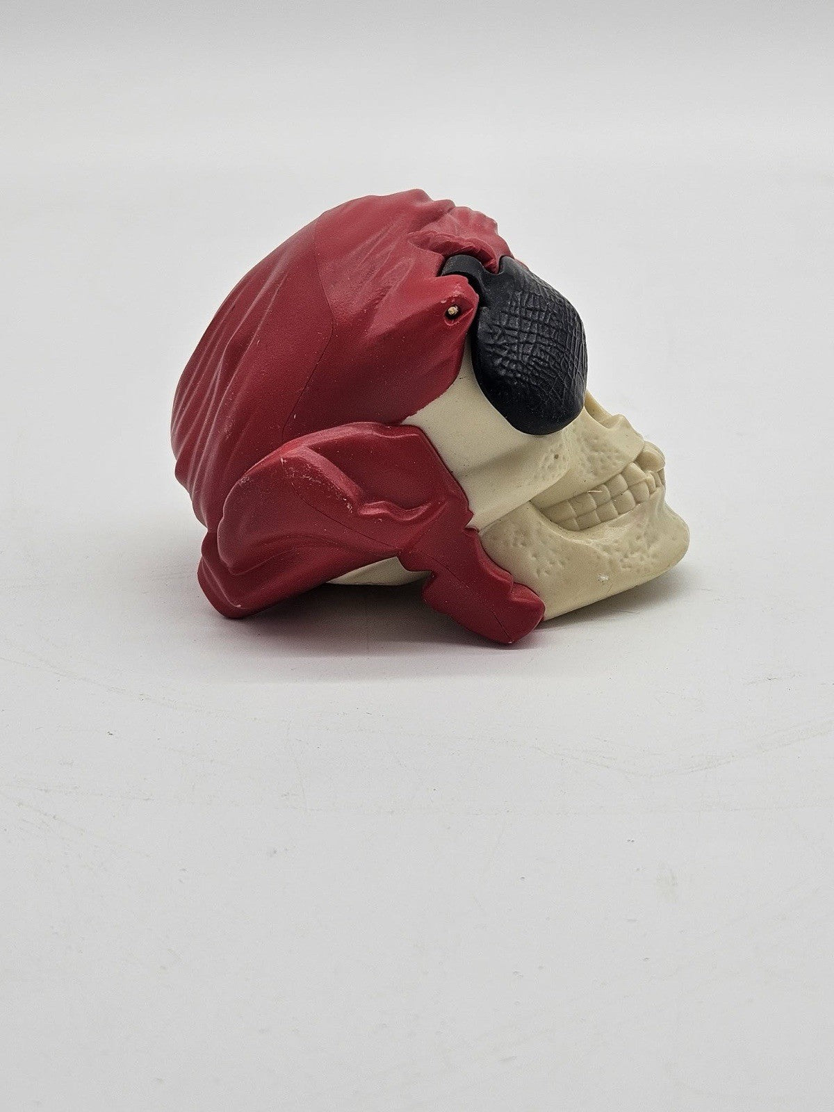 Pirates of the Caribbean Aye Ball Skull - 2006 McDonalds Happy Meal Toy