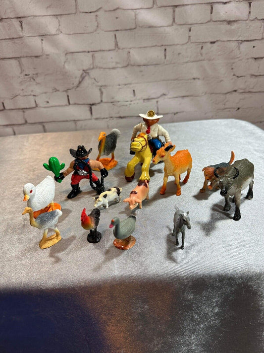 LOT Of 13 Vintage Plastic Toy Animals