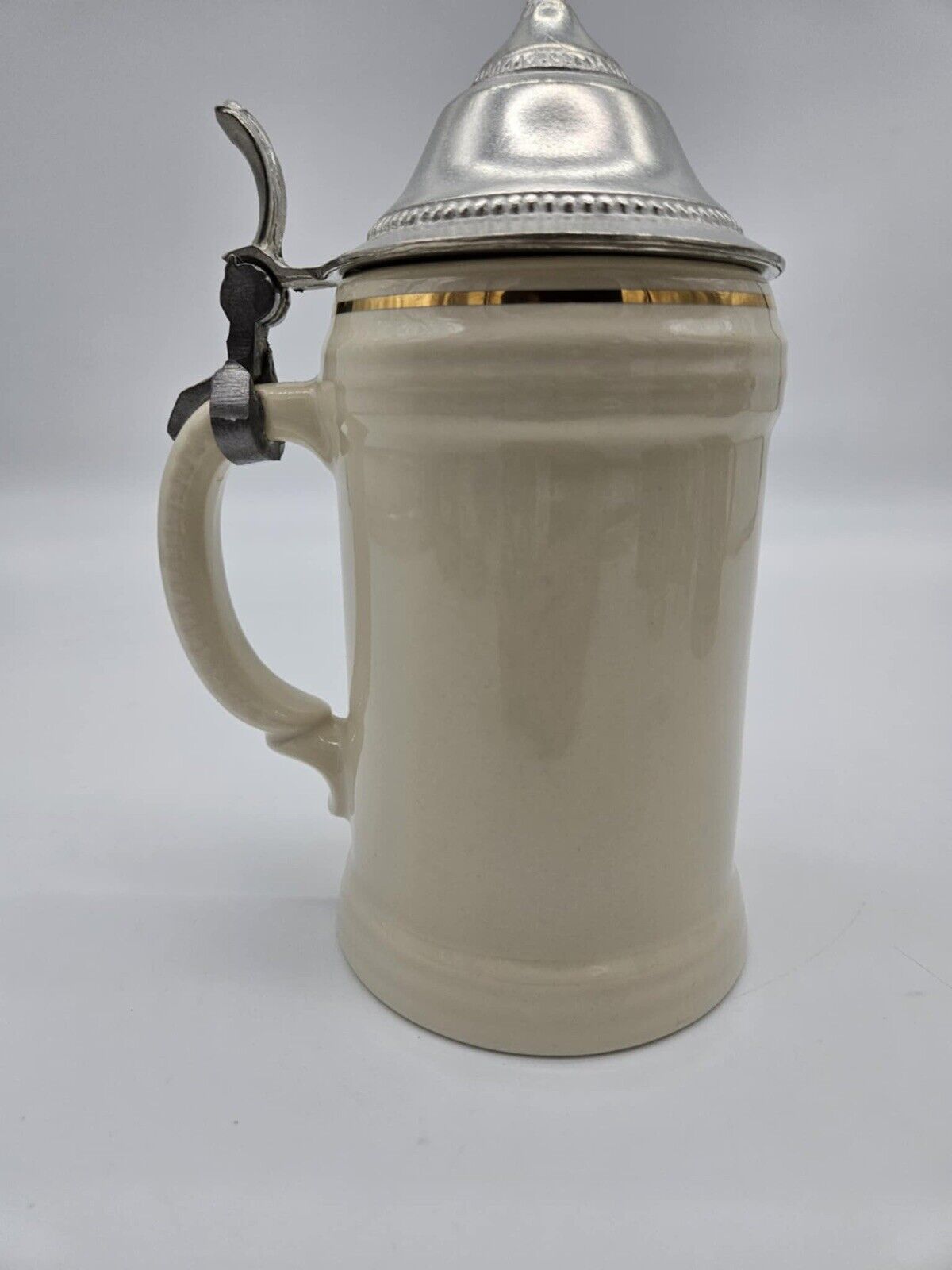 Vintage Harrah's east CHICAGO CASINO Pint Stein Cup W/ Pewter Lid