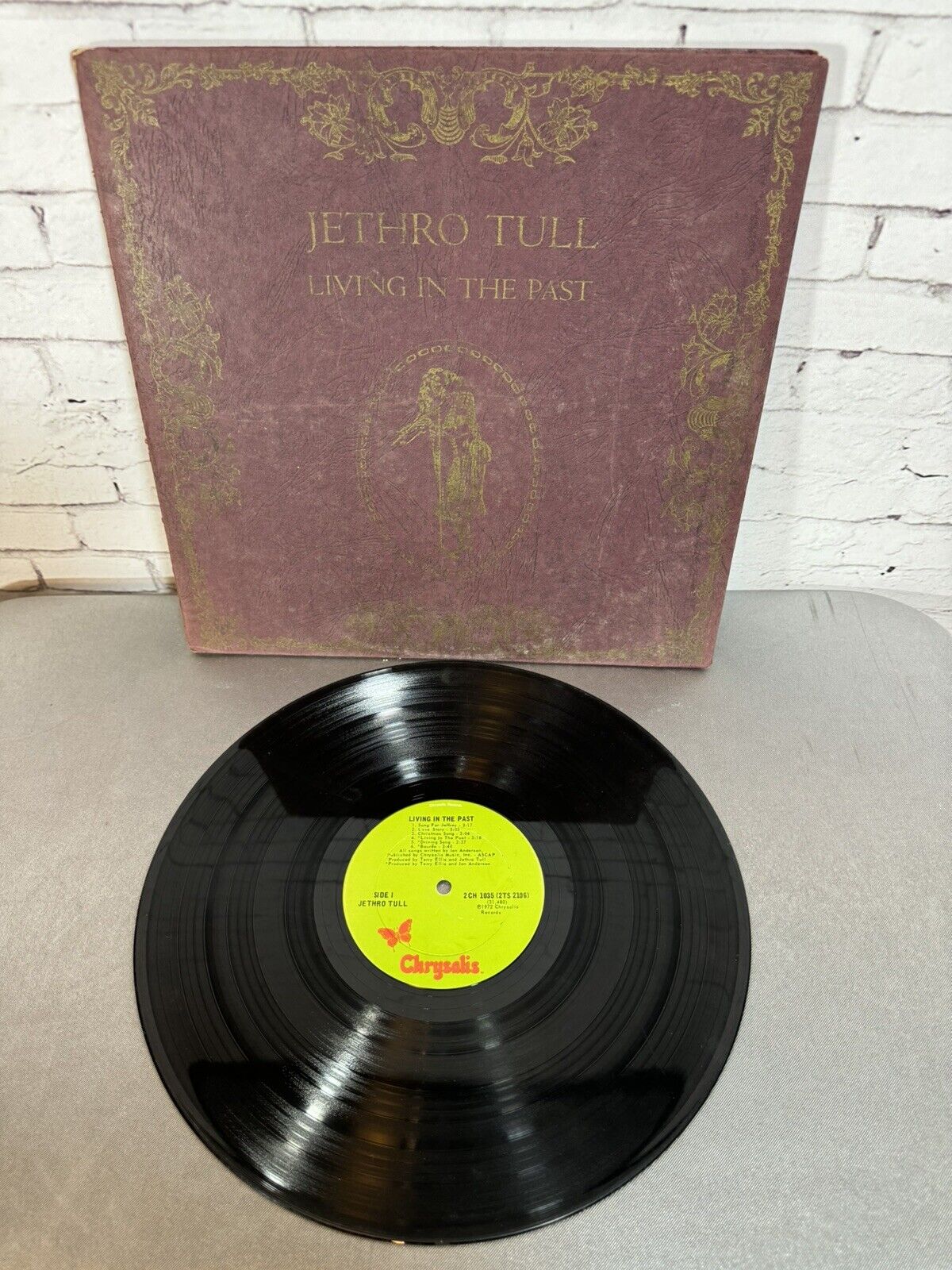 JETHRO TULL LIVING IN THE PAST CHRYSALIS 2 CH 1035 United States 2xLP With Book