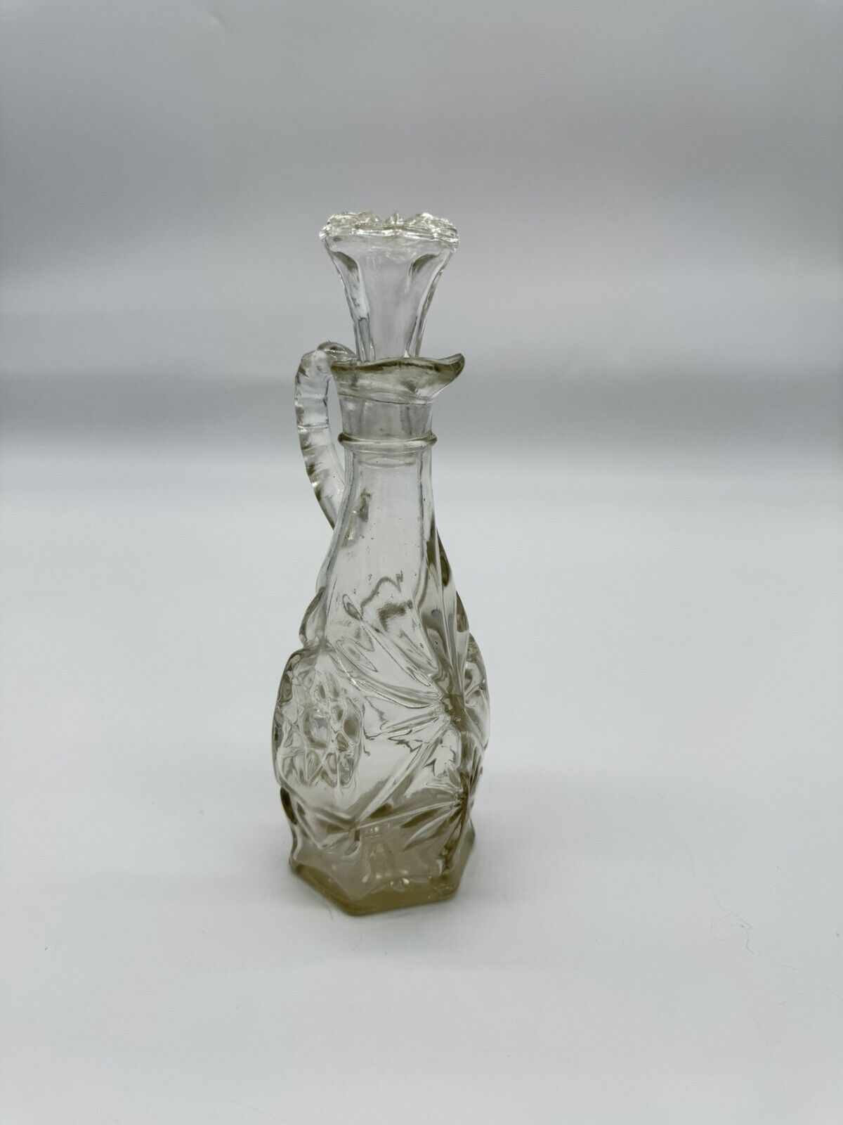Anchor Hocking Early American Prescut Glass Clear Cruet with Stopper Lid